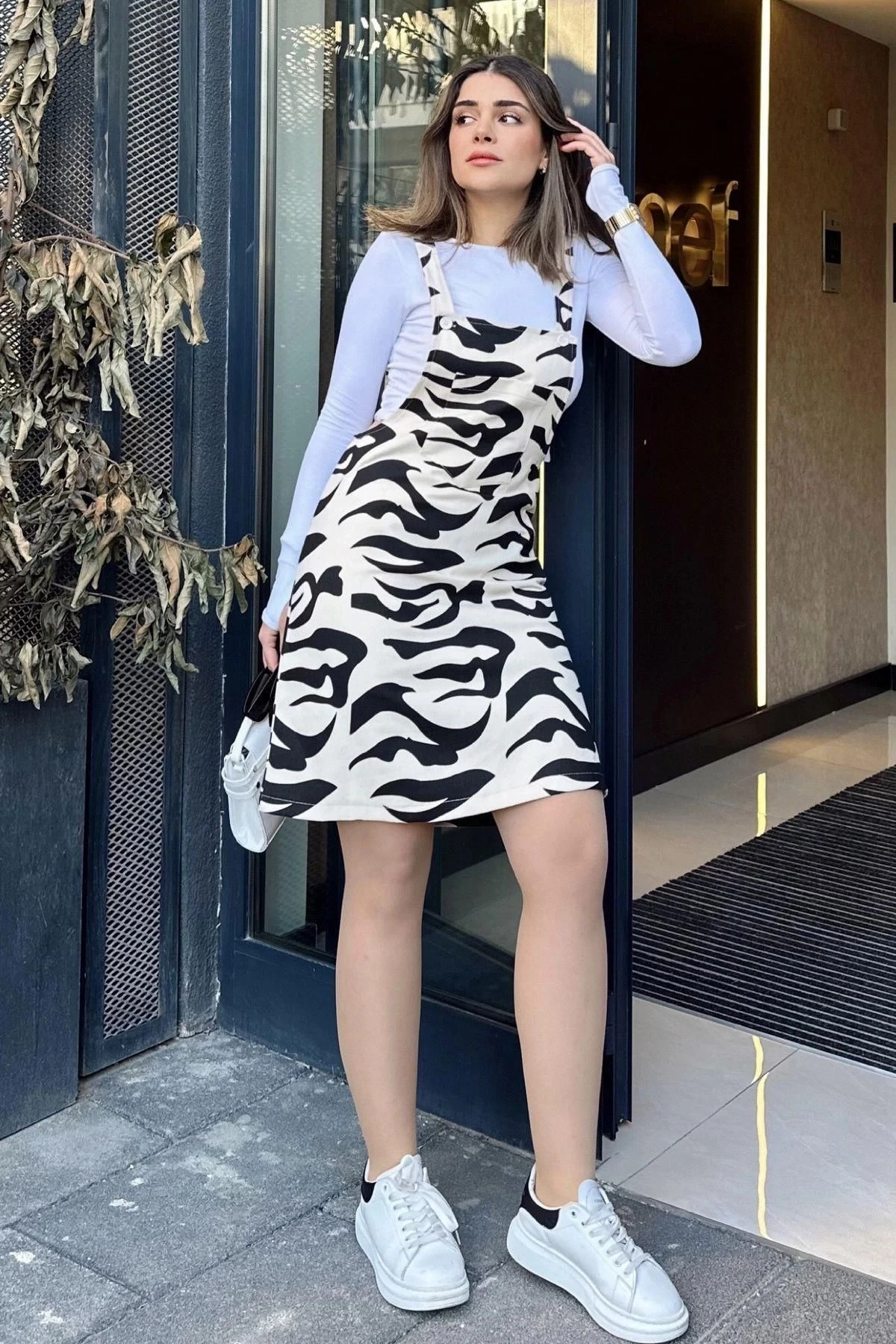 Kadın Siyah Desenli, Geniş Cepli, Kalın Askılı, Gabardin Salopet Elbise