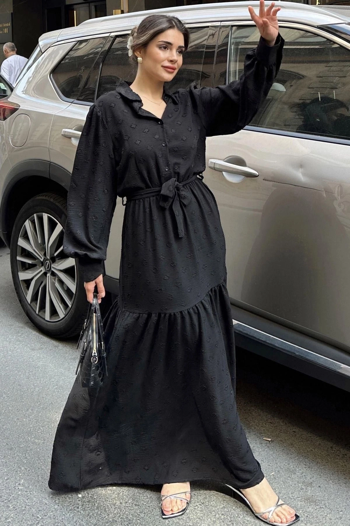 Kadın Siyah Dokulu Kumaş, Beli Kuşaklı, Balon Kol, A Kesim, Vintage Maksi Elbise - Tesettüre Uygun