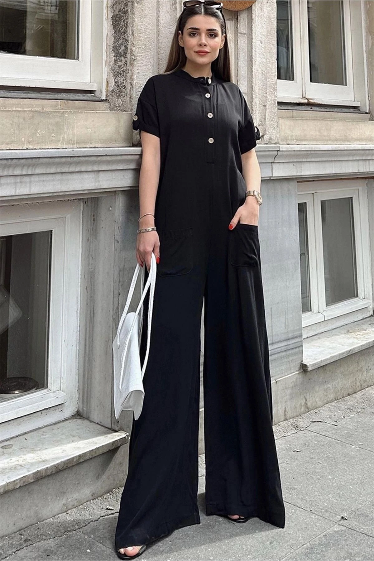 Kadın Siyah Hakim Yaka, Kısa Kol, Önleri Kese Cepli, Salaş Kesim, Belmondo Safari Tulum