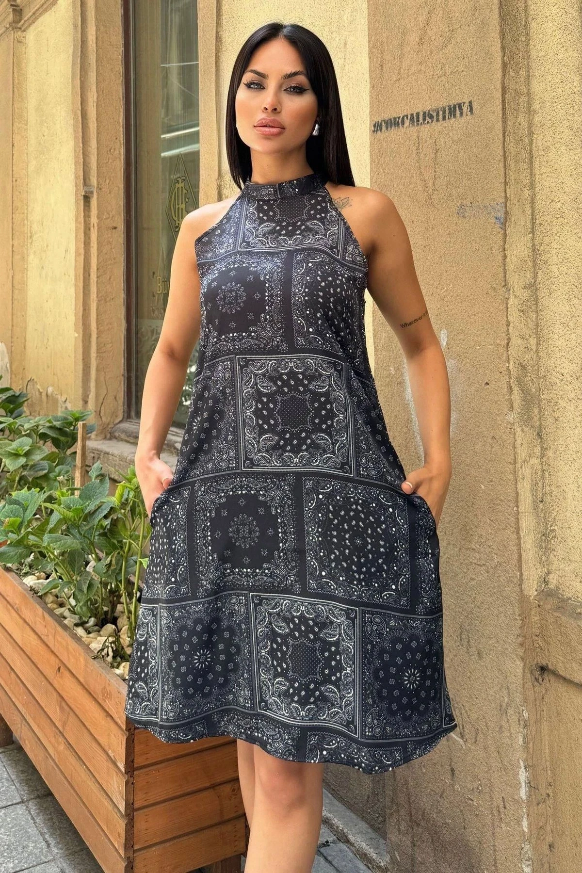 Kadın Siyah Halter Yaka, A Kesim, Etnik Desenli, Gizli Cepli, Salaş Saten Elbise