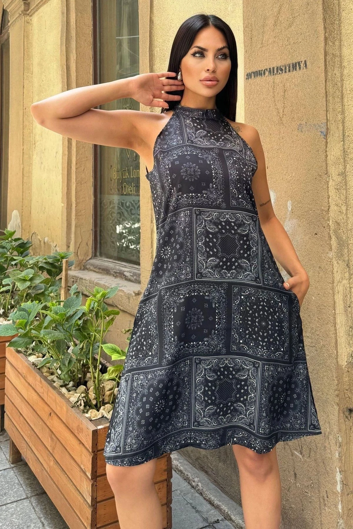 Kadın Siyah Halter Yaka, A Kesim, Etnik Desenli, Gizli Cepli, Salaş Saten Elbise