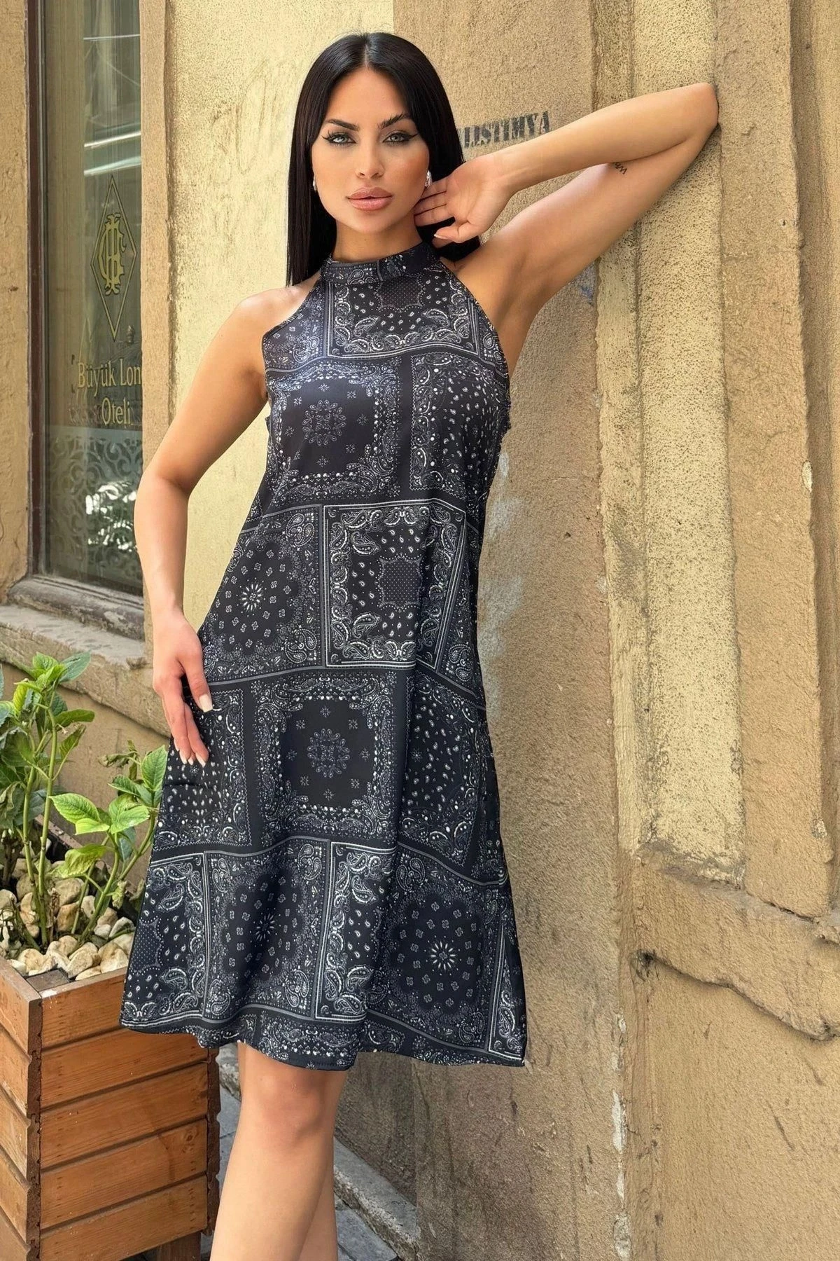 Kadın Siyah Halter Yaka, A Kesim, Etnik Desenli, Gizli Cepli, Salaş Saten Elbise