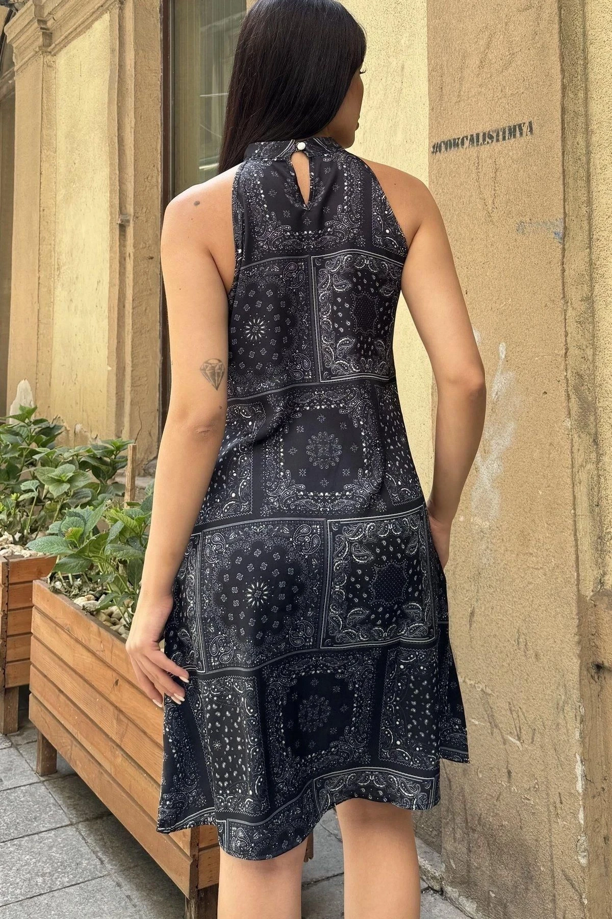 Kadın Siyah Halter Yaka, A Kesim, Etnik Desenli, Gizli Cepli, Salaş Saten Elbise
