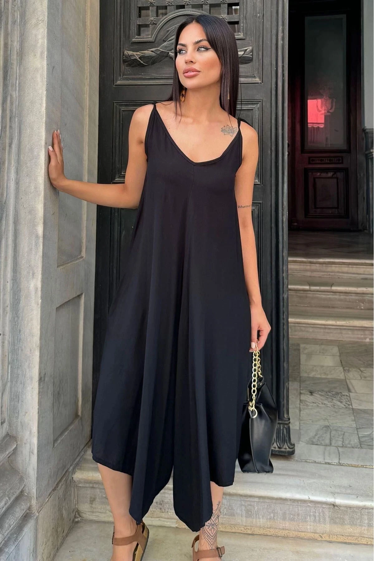 Kadın Siyah İp Askılı, Asimetrik Kesim, Dokulu Terletmez Kumaş, Salaş Tulum