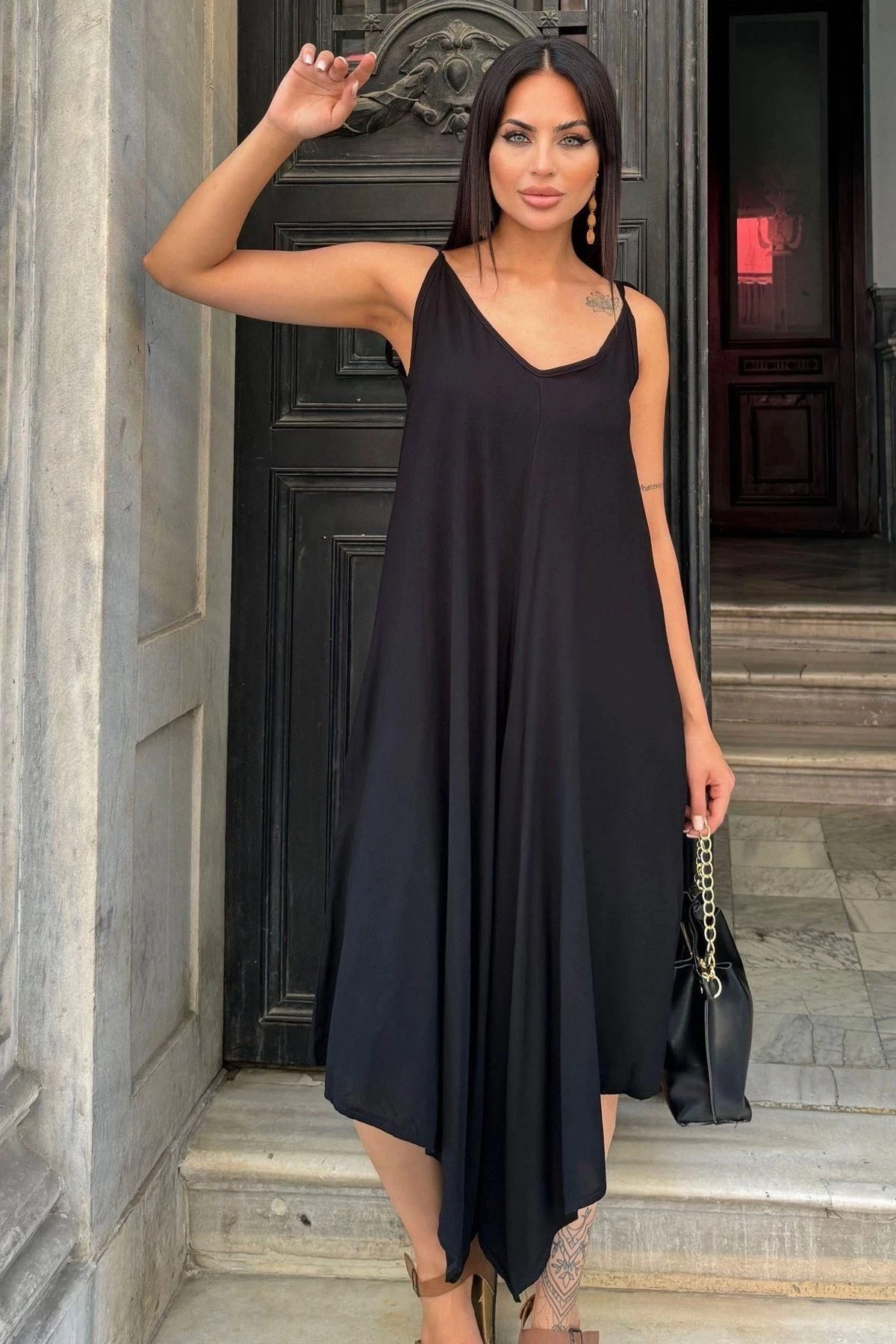 Kadın Siyah İp Askılı, Asimetrik Kesim, Dokulu Terletmez Kumaş, Salaş Tulum