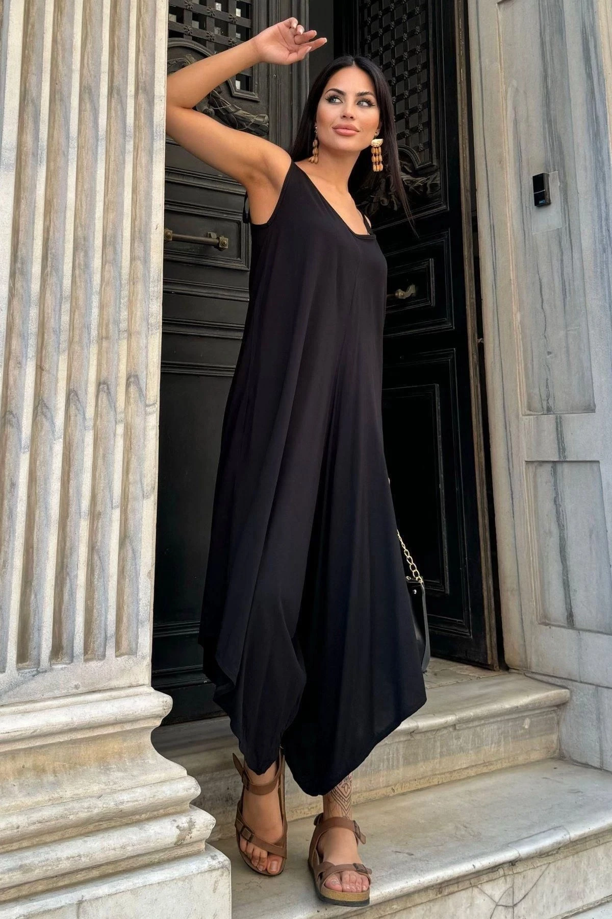 Kadın Siyah İp Askılı, Asimetrik Kesim, Dokulu Terletmez Kumaş, Salaş Tulum