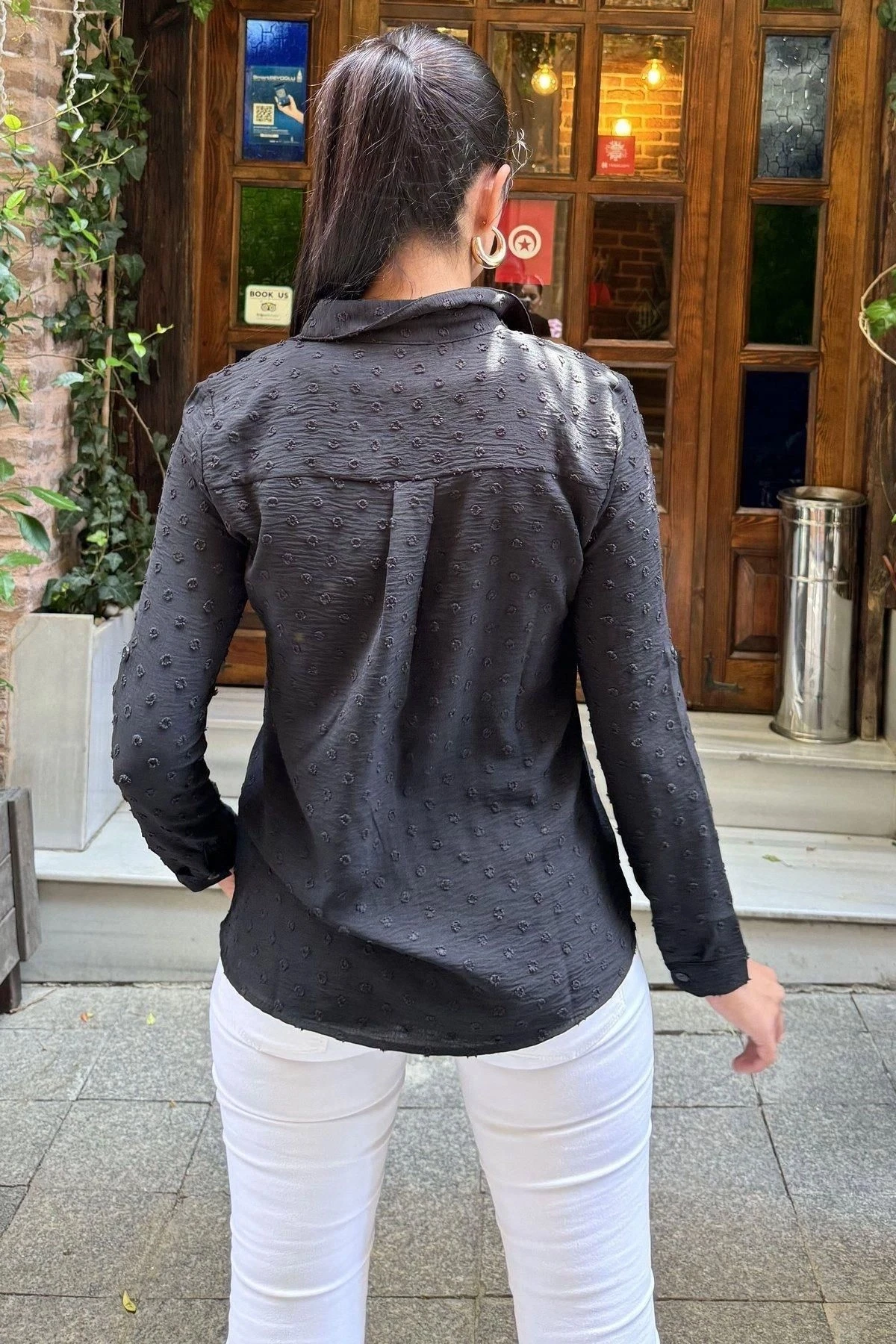 Kadın Siyah Terletmez Ponponlu Özel Kumaş, Fit Kesim, Uzun Kollu Gömlek