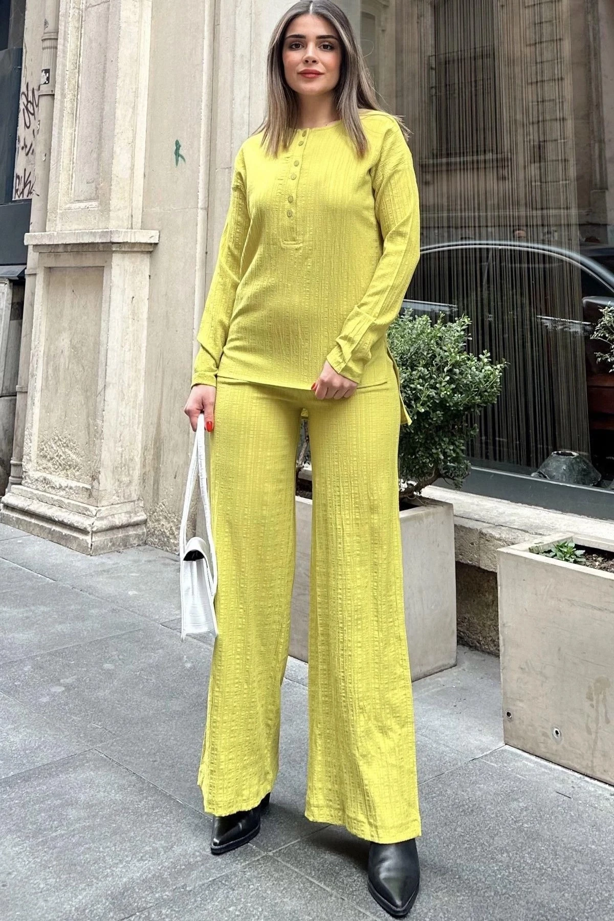 Kadın Yağ Yeşili Düğmeli Yuvarlak Yaka Bluz & Beli Lastikli Geniş Paça Pantolon - Salaş Maya Takım