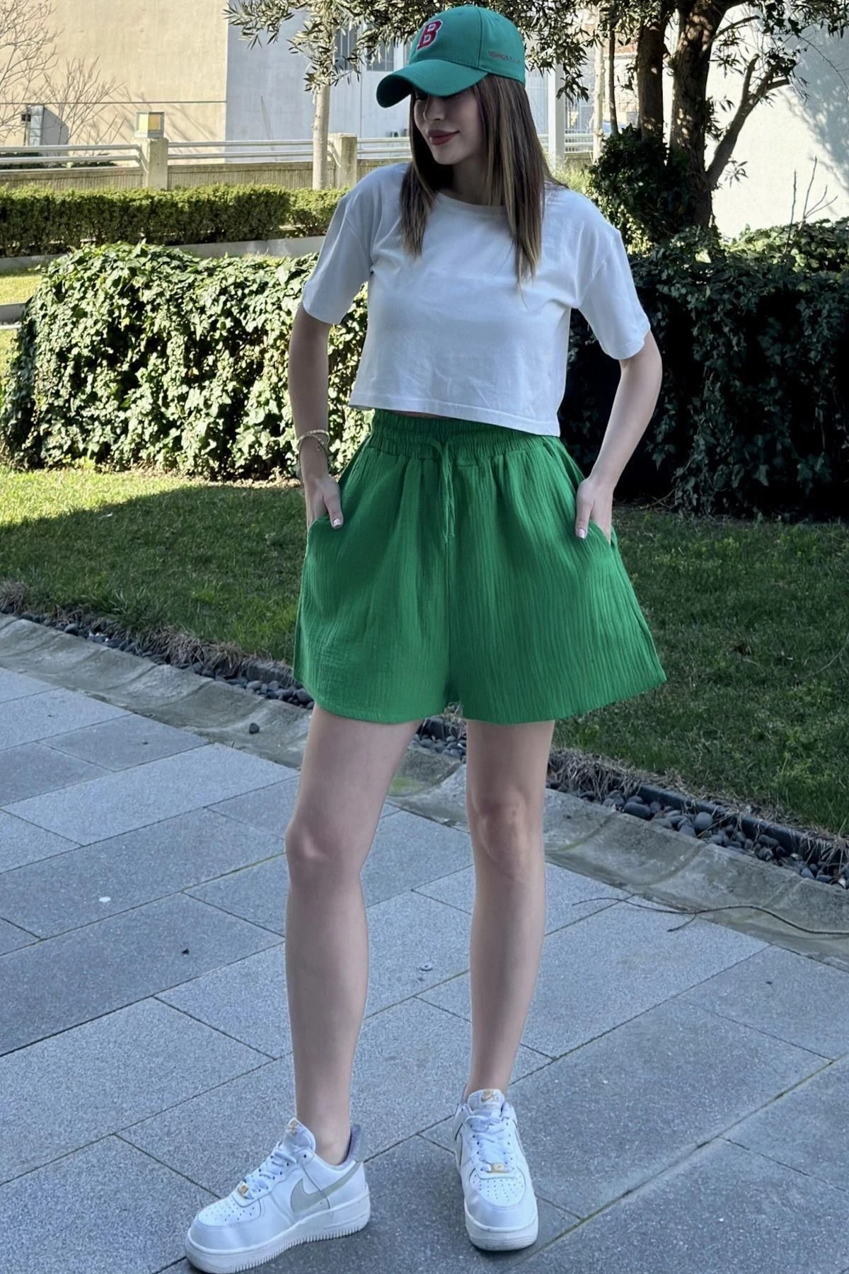 Kadın Yeşil Cepli, Bağcıklı, Beli Lastikli, Salaş Müslin Şort