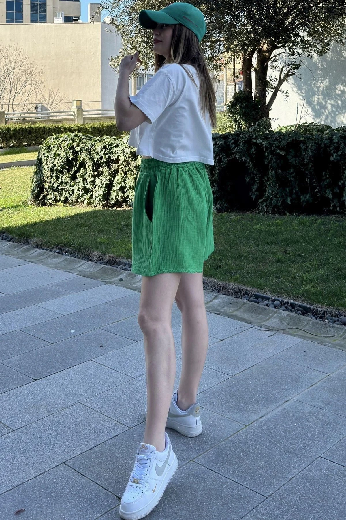 Kadın Yeşil Cepli, Bağcıklı, Beli Lastikli, Salaş Müslin Şort