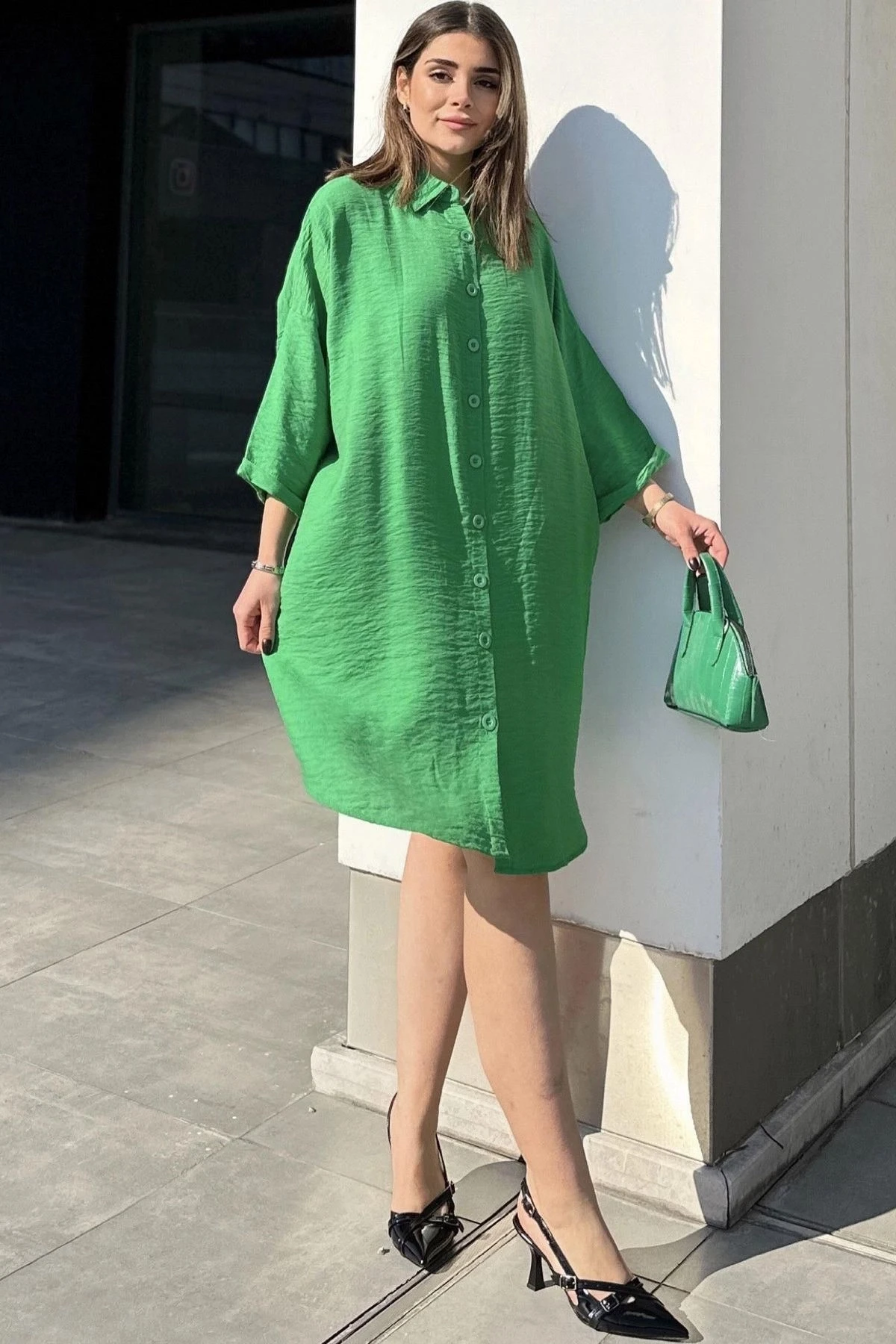 Kadın Yeşil Katlamalı Yarım Kol, Eteği Oval Kesim, Midi Boy, Salaş Keten Gömlek Elbise