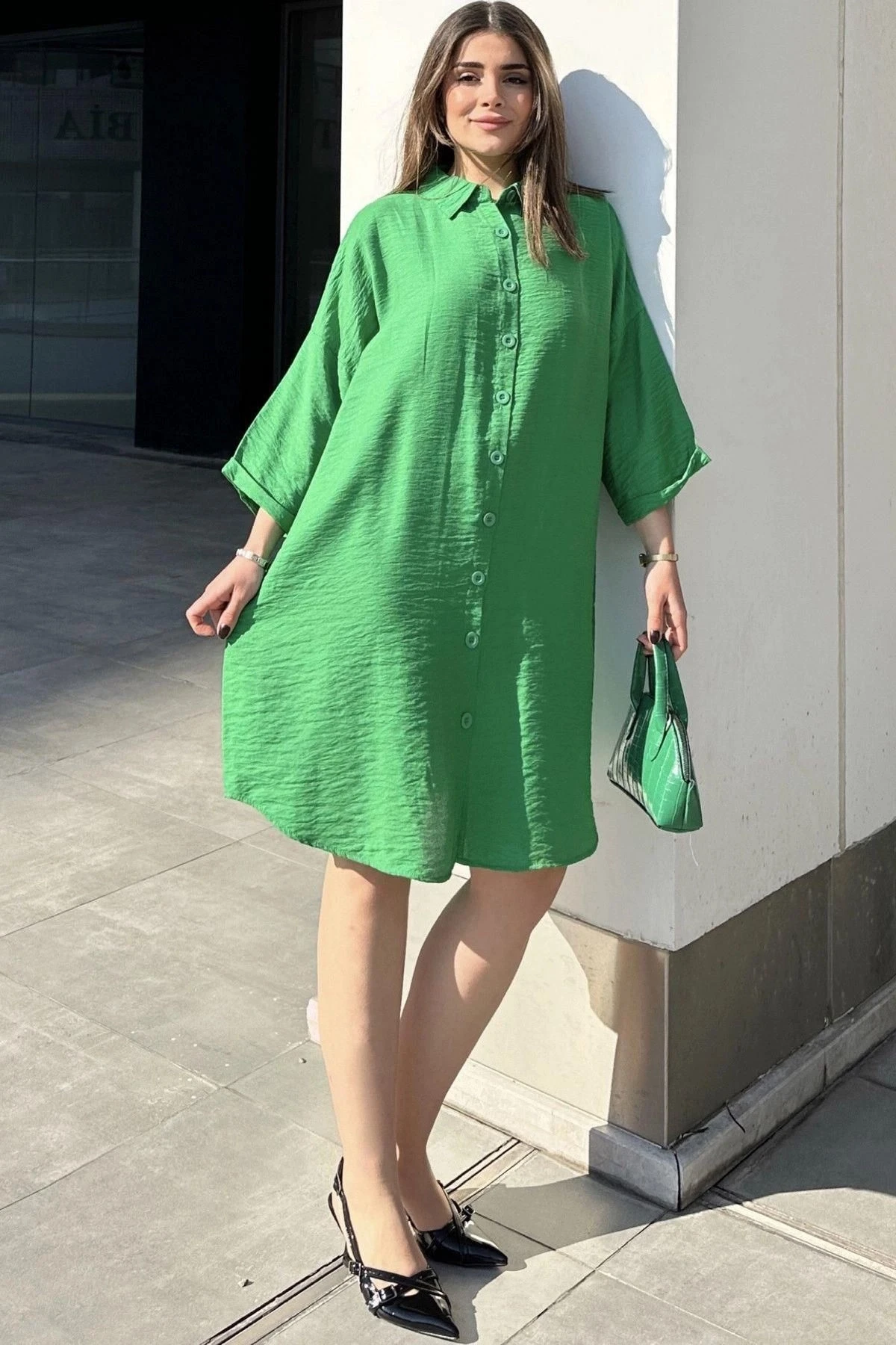 Kadın Yeşil Katlamalı Yarım Kol, Eteği Oval Kesim, Midi Boy, Salaş Keten Gömlek Elbise
