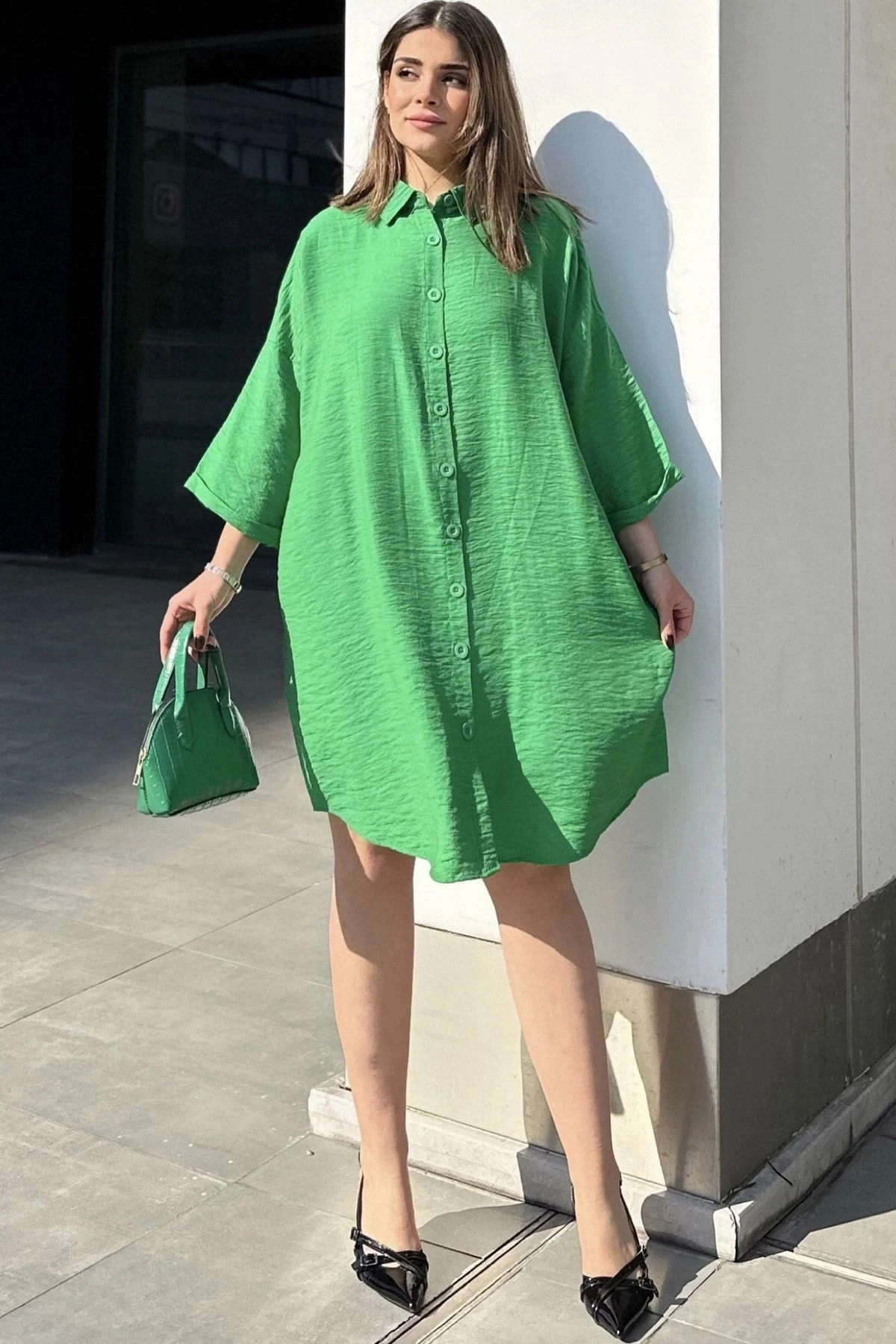 Kadın Yeşil Katlamalı Yarım Kol, Eteği Oval Kesim, Midi Boy, Salaş Keten Gömlek Elbise