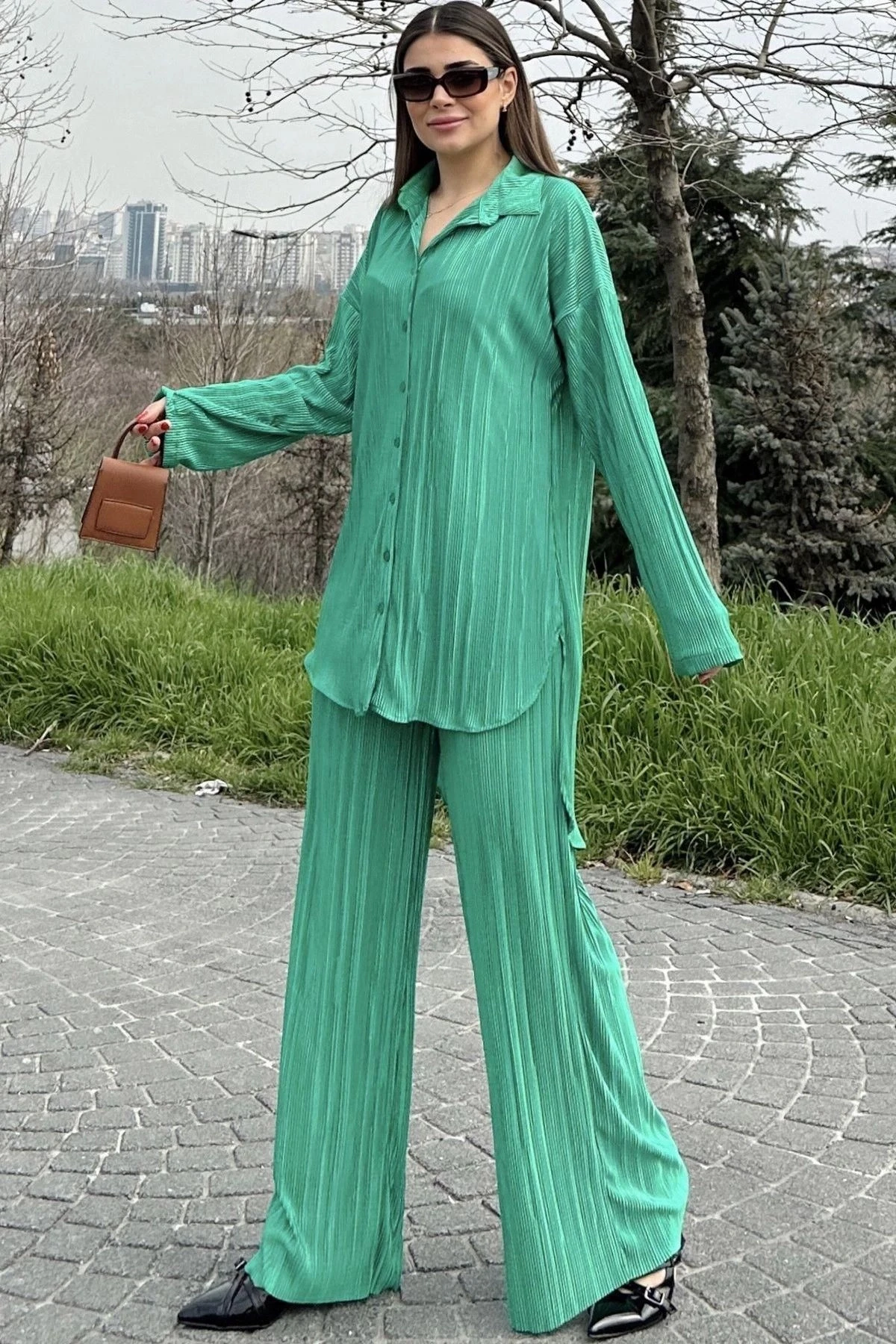 Kadın Yeşil Uzun Tunik Gömlek & Beli Lastikli, Bol Paça Pantolon - Salaş Bürümcük Takım