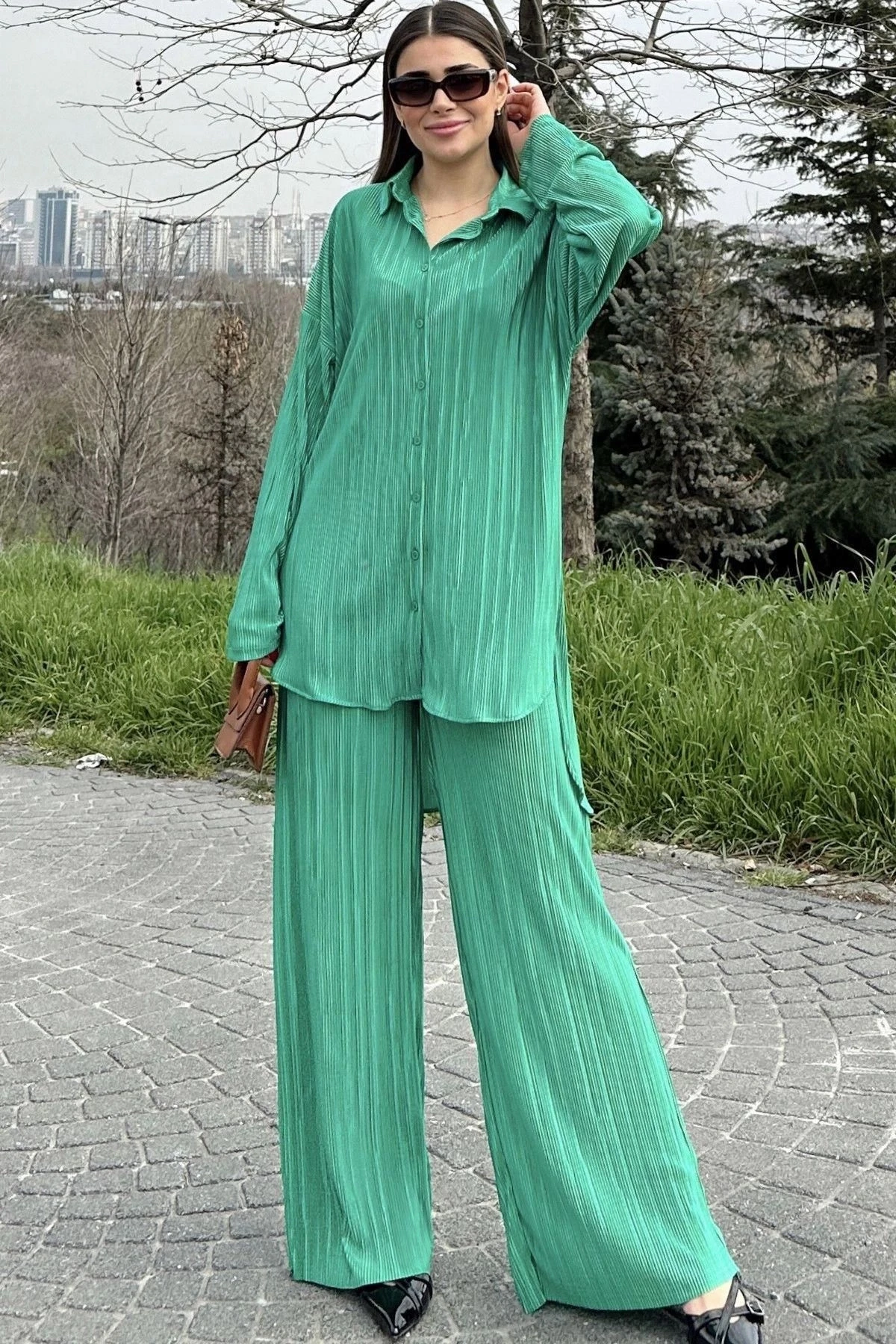 Kadın Yeşil Uzun Tunik Gömlek & Beli Lastikli, Bol Paça Pantolon - Salaş Bürümcük Takım
