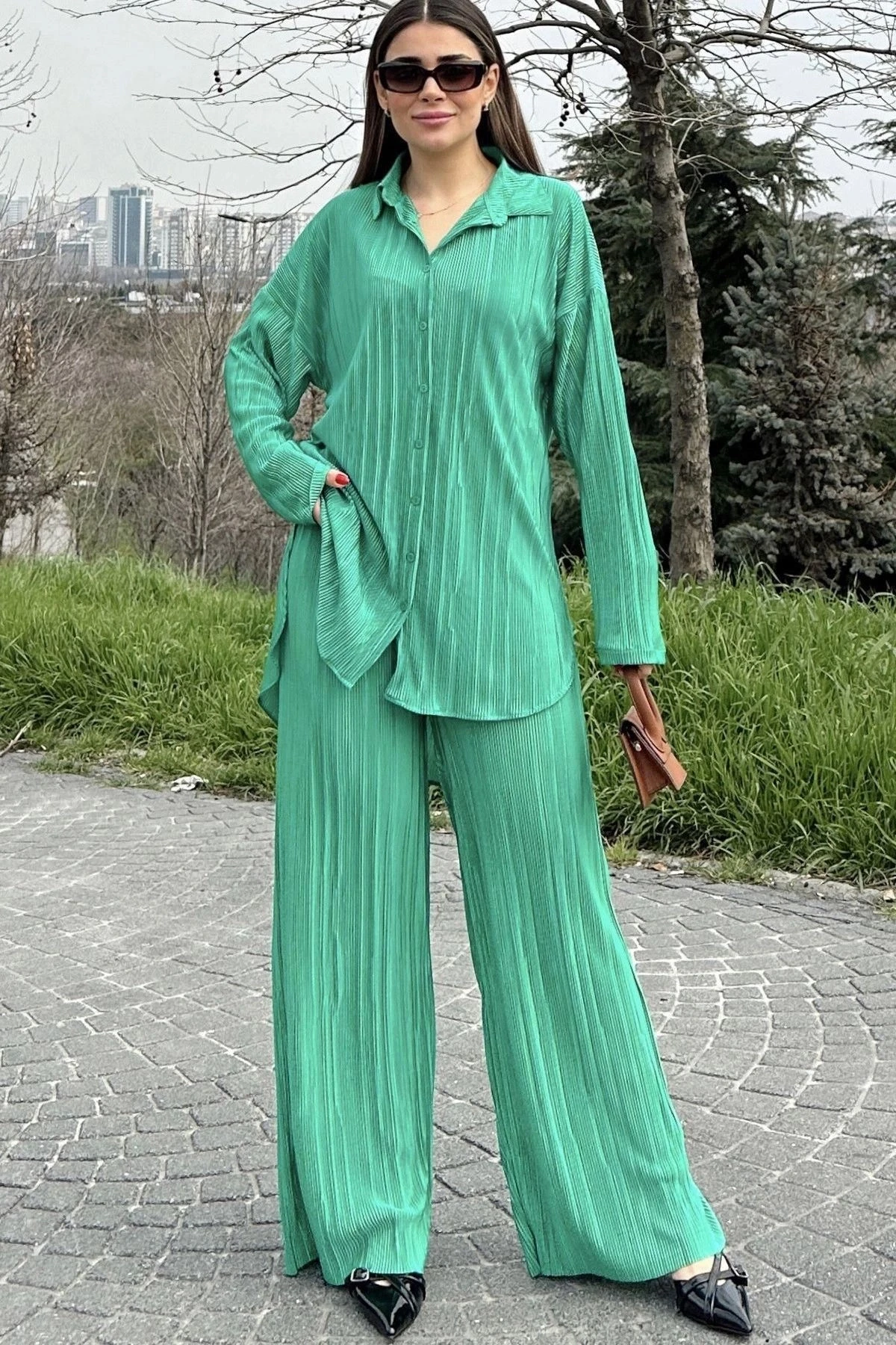 Kadın Yeşil Uzun Tunik Gömlek & Beli Lastikli, Bol Paça Pantolon - Salaş Bürümcük Takım