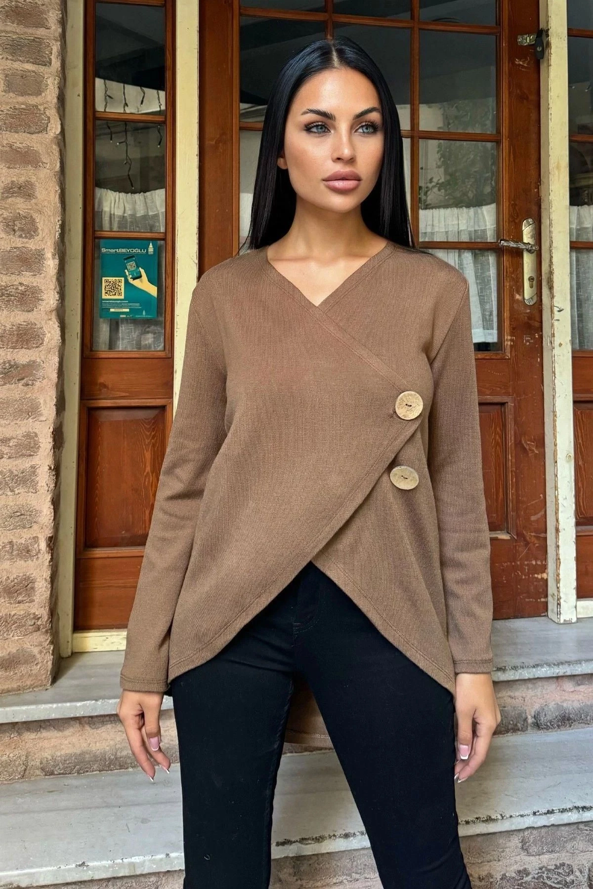 Kahve Asimetrik Kesim, Düğmeli, Salaş Hırka Bluz