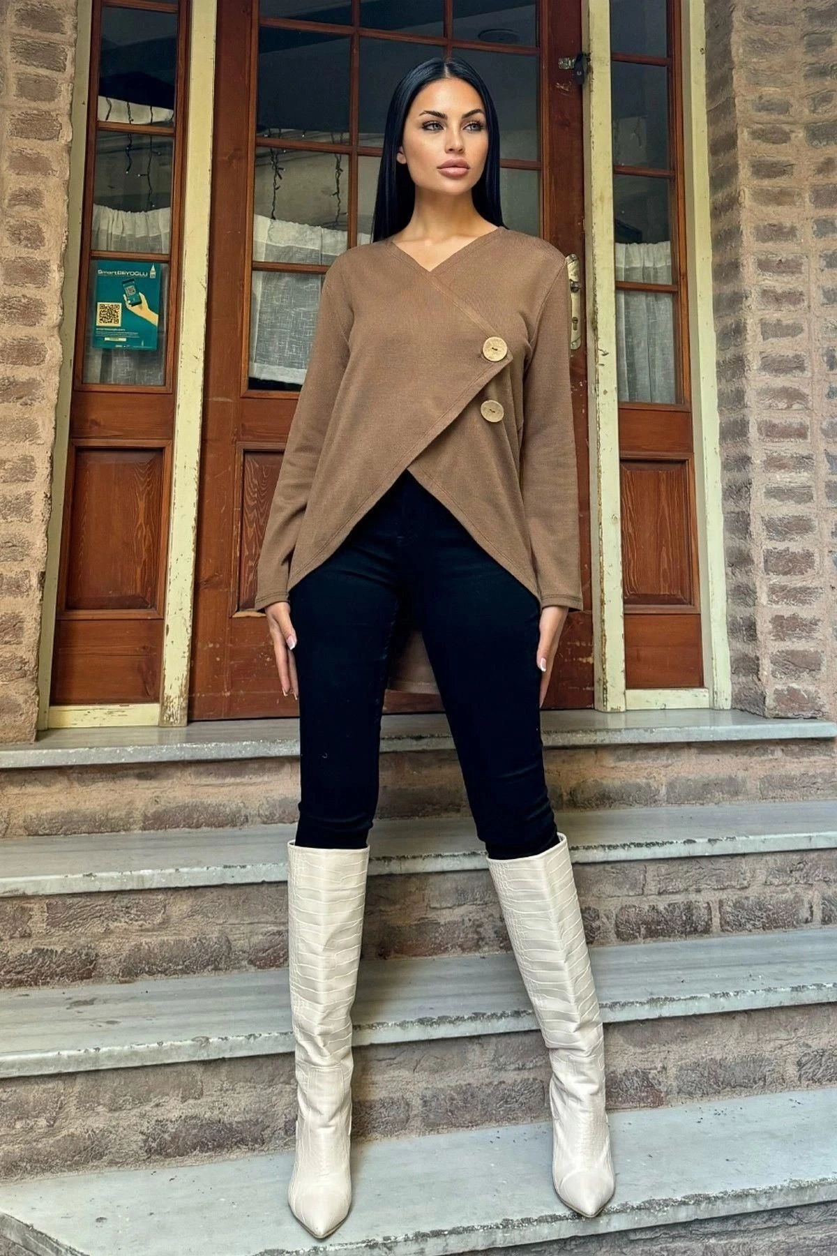 Kahve Asimetrik Kesim, Düğmeli, Salaş Hırka Bluz