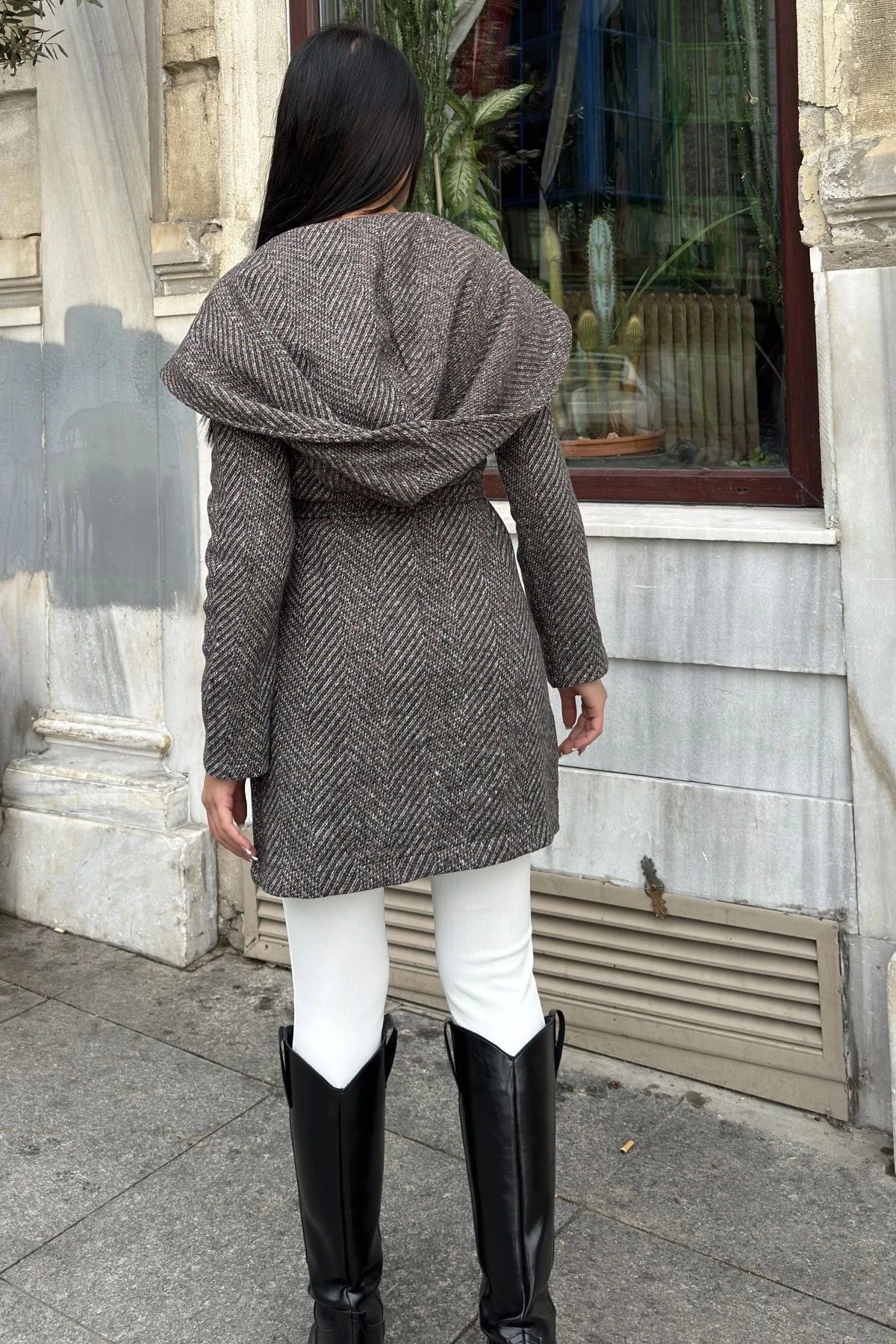 Kahve Balıksırtı Desenli, Kruvaze Yaka, Kapüşonlu, Kemerli Uzun Kaşe Kaban (Astarsız)