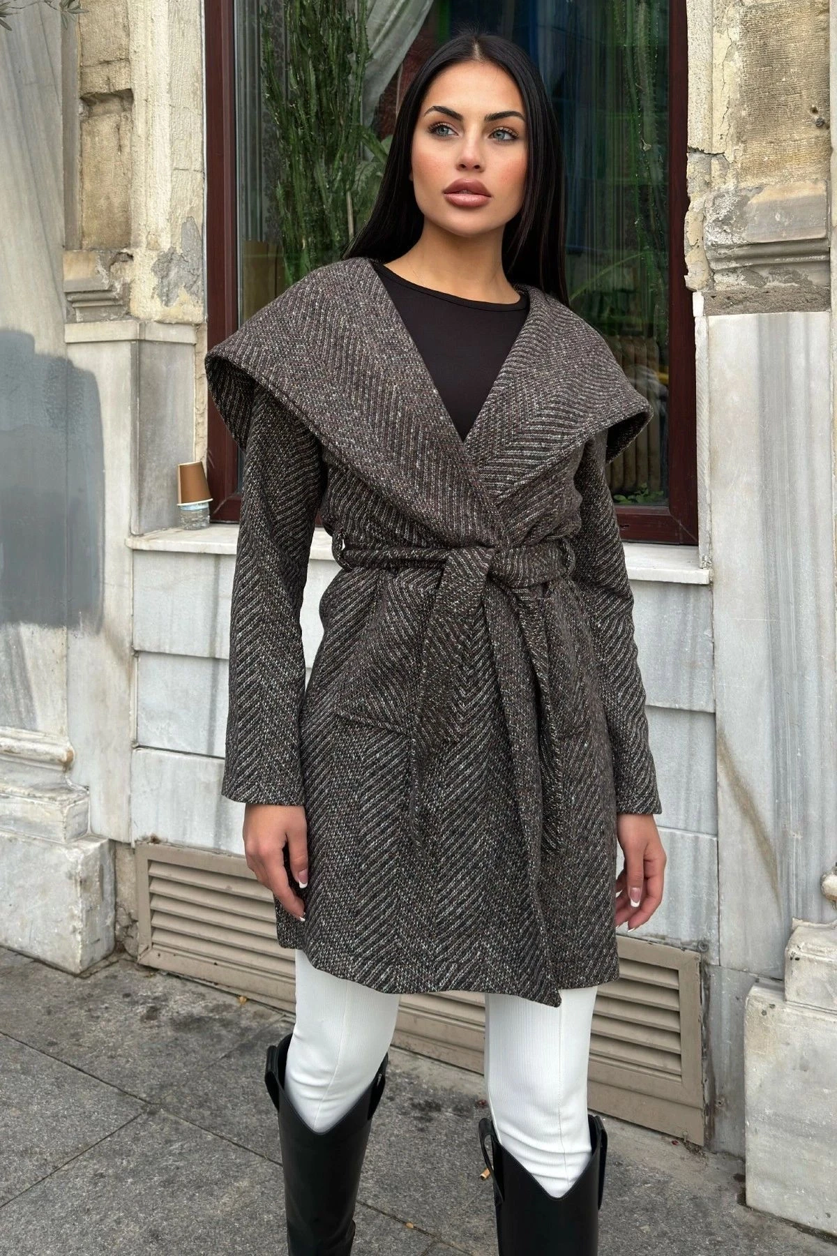 Kahve Balıksırtı Desenli, Kruvaze Yaka, Kapüşonlu, Kemerli Uzun Kaşe Kaban (Astarsız)