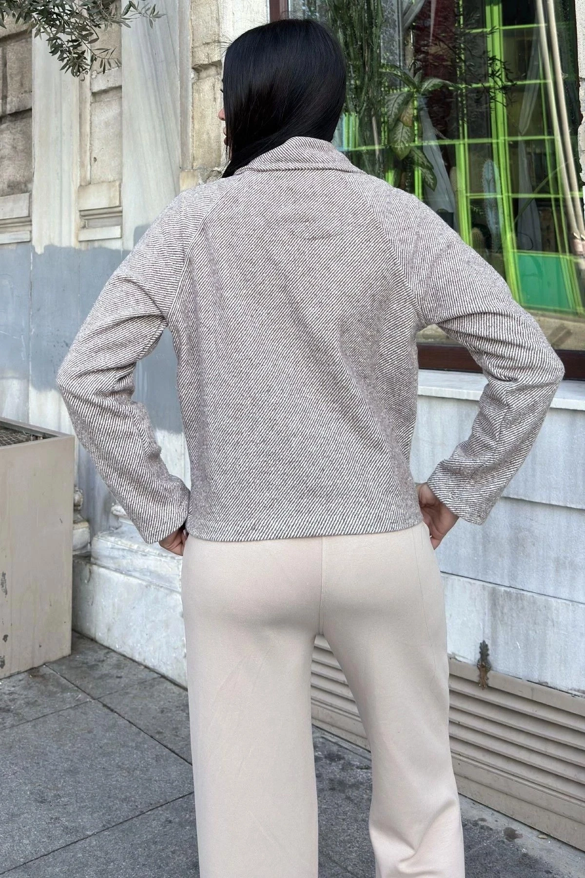 Kahve Kruvaze Yaka, Çift Düğme, Rahat Kalıp, Fitilli Kaşe Kumaş Ceket