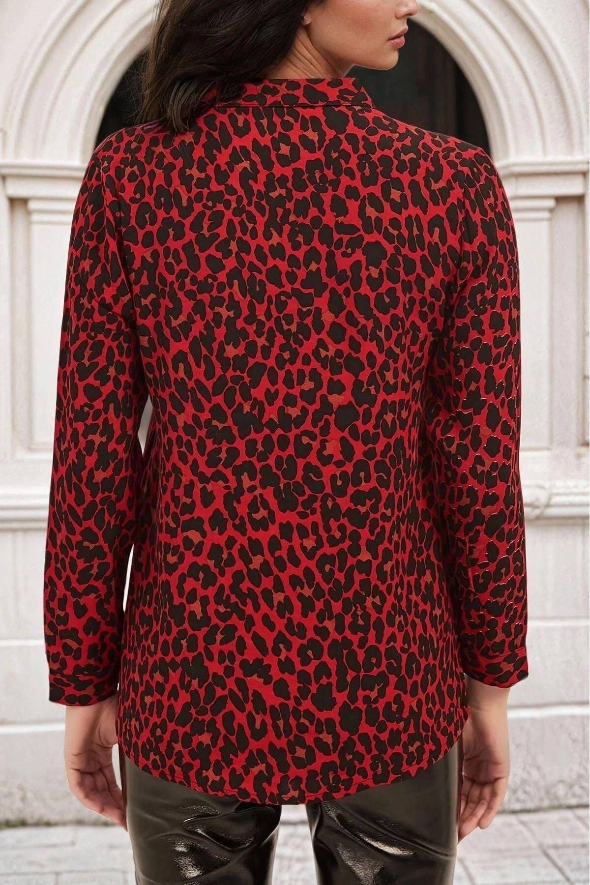 Kırmızı Leopar Desenli, Klasik Kesimli, Uzun Kollu Gömlek
