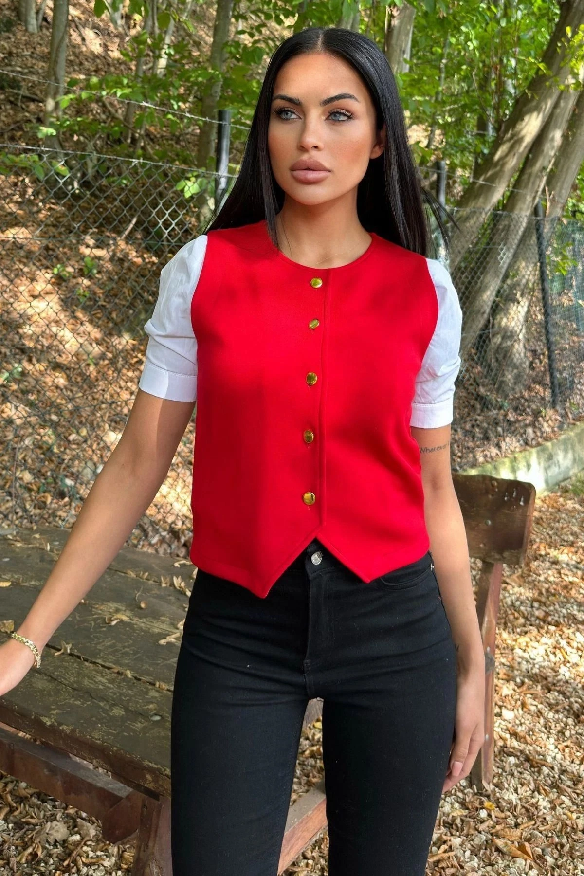 Kırmızı Yuvarlak Yaka, Gold Düğmeli, Scuba Yelek