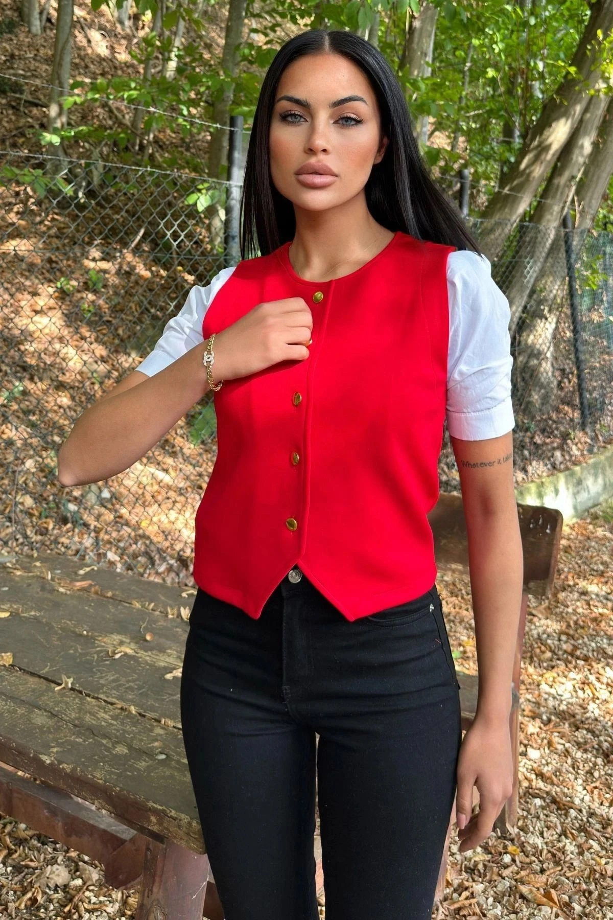 Kırmızı Yuvarlak Yaka, Gold Düğmeli, Scuba Yelek