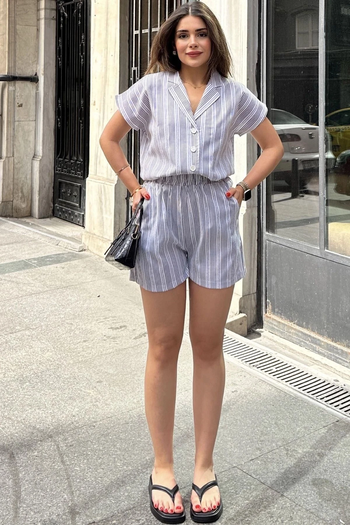 Siyah Apaş Yaka, Kısa Kol Gömlek & Beli Lastikli, Cepli Şort - Çizgi Desen Fisto Alt Üst Takım