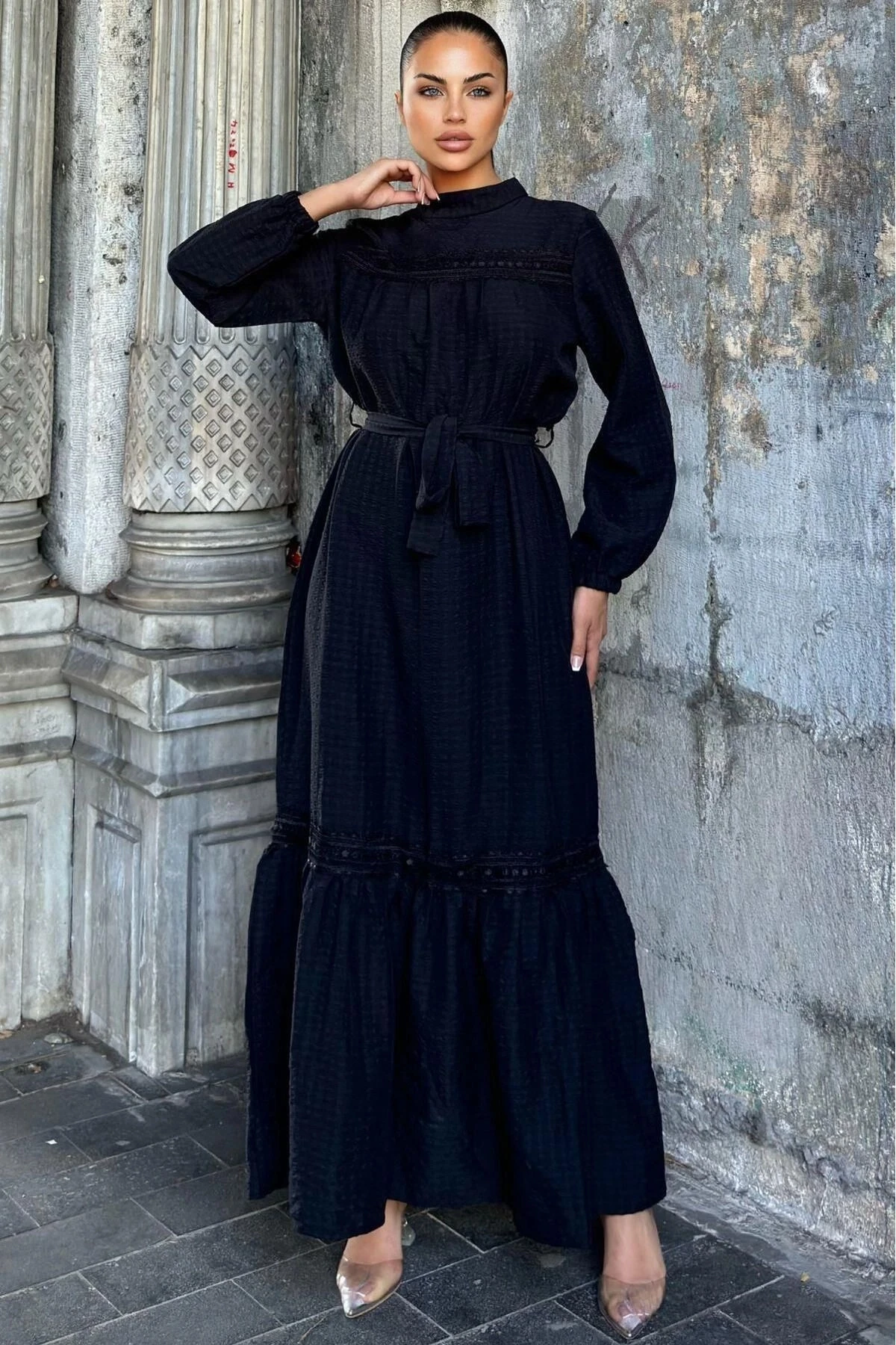 Siyah Kuşaklı, Dantel Detaylı, Maksi Lotus Elbise