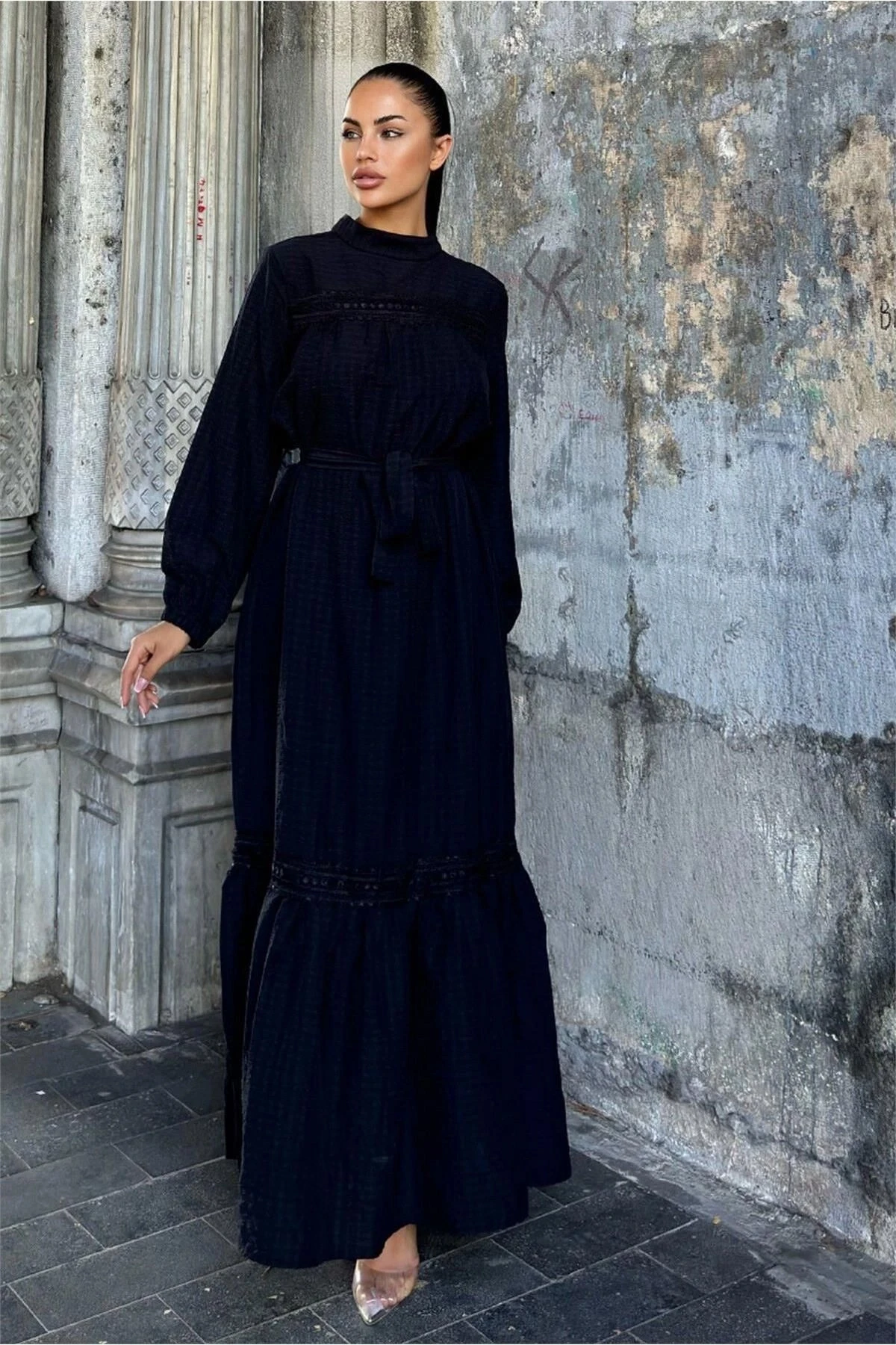 Siyah Kuşaklı, Dantel Detaylı, Maksi Lotus Elbise