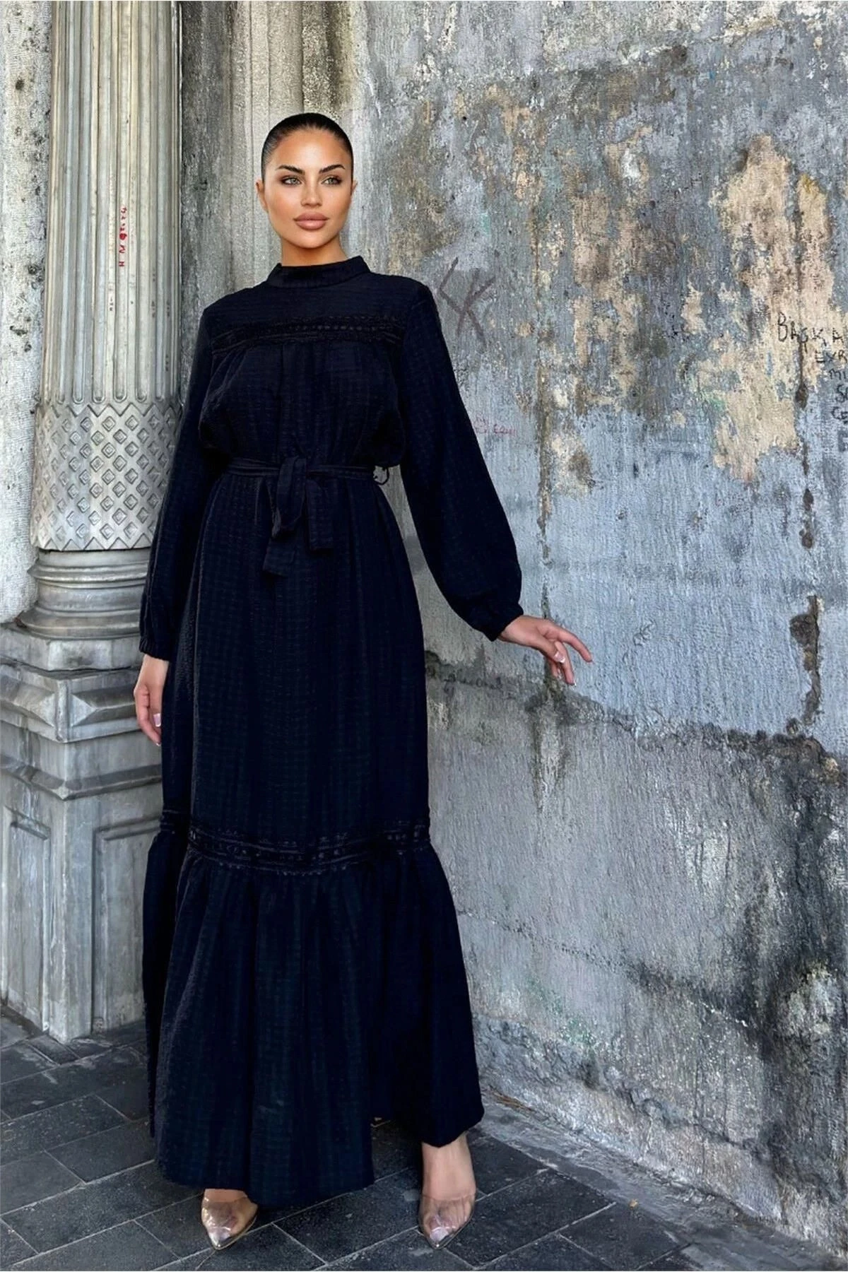 Siyah Kuşaklı, Dantel Detaylı, Maksi Lotus Elbise