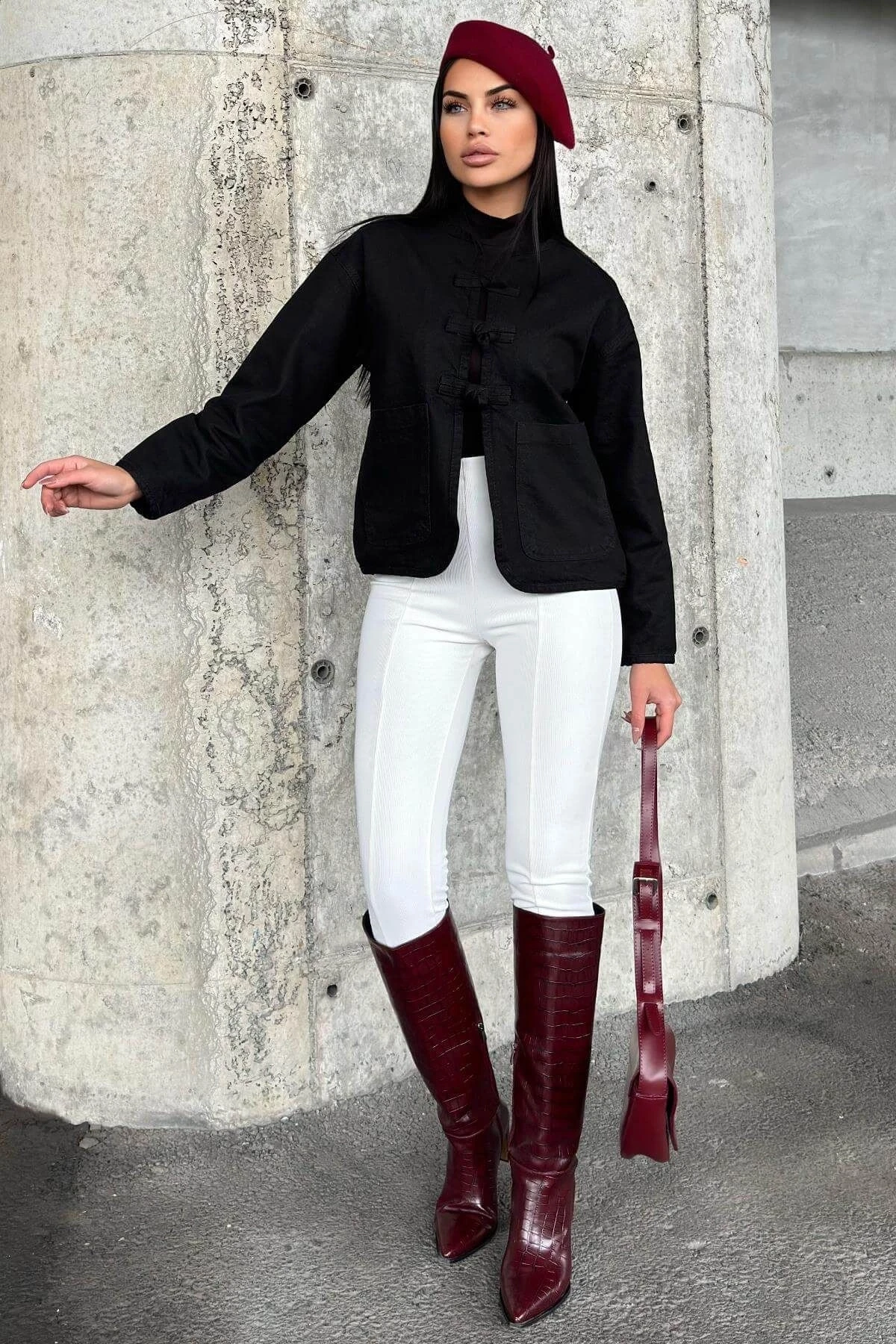 Siyah Önden Bağlamalı, Cep Detaylı, Oval Kesim, Salaş Kot Ceket