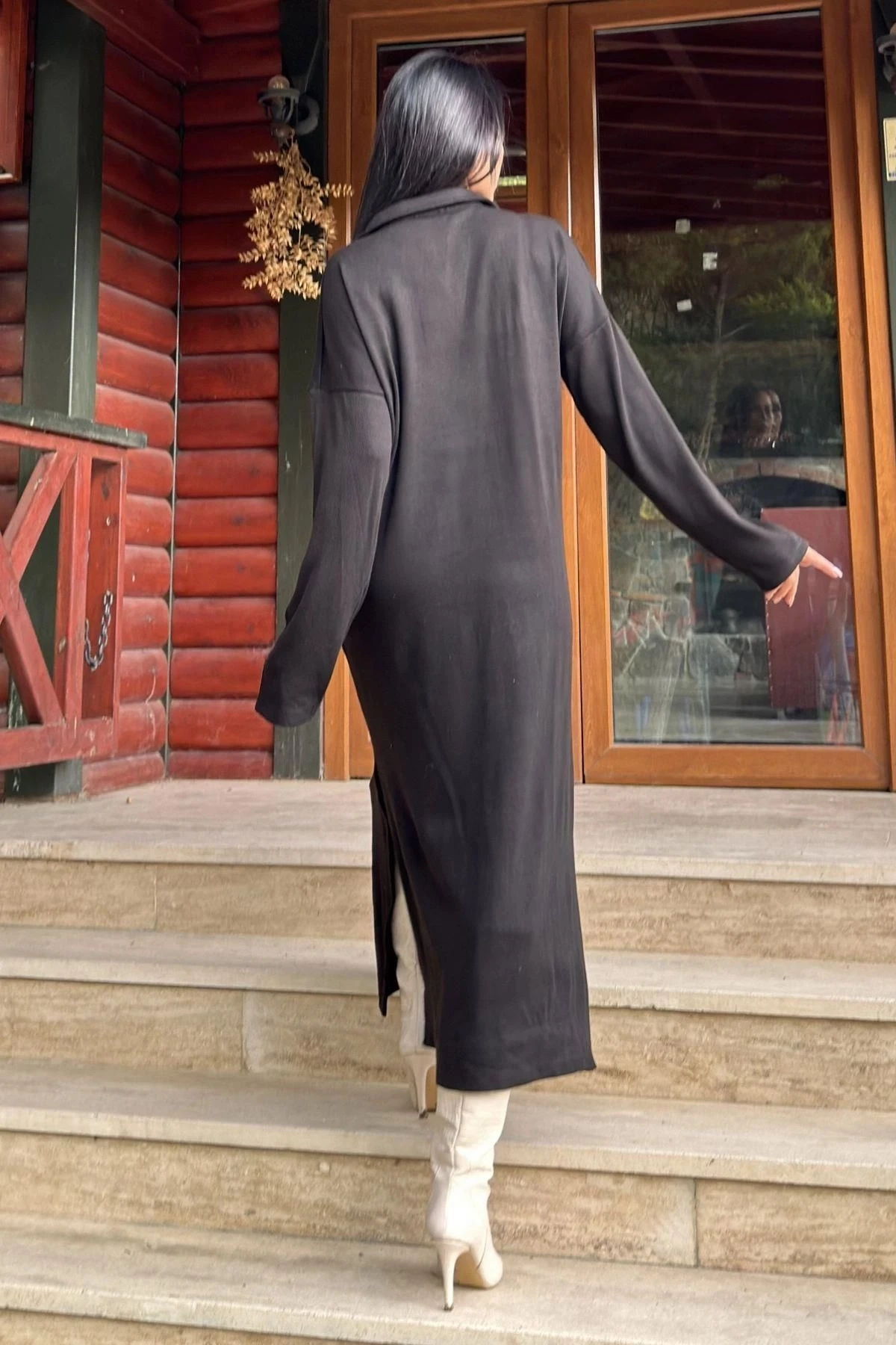 Siyah Polo Yaka, Uzun Kol, Yırtmaçlı, Salaş, Akrilik Örme Uzun Elbise