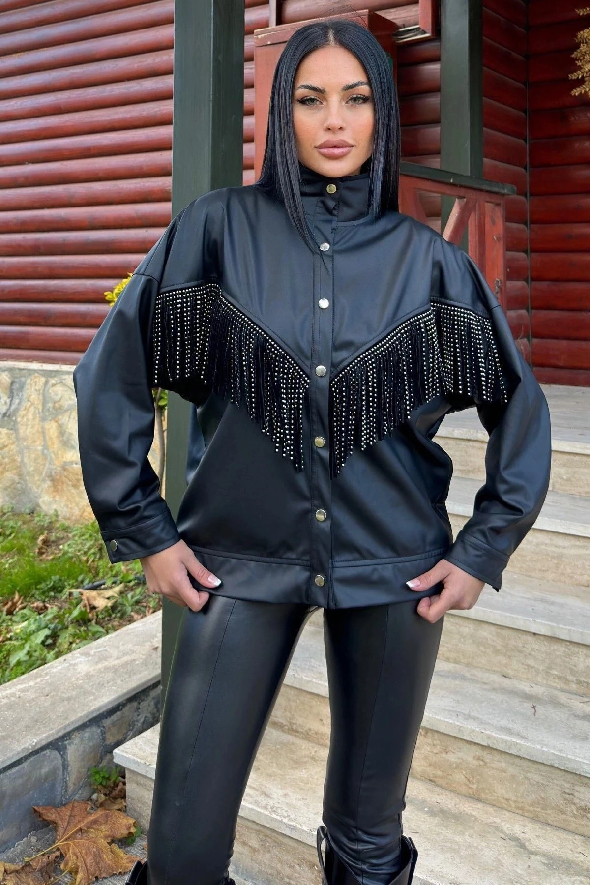 Siyah Püsküllü, Deri Görünümlü Oversize Ceket