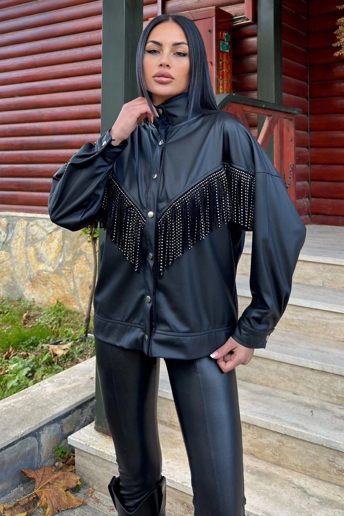 Siyah Püsküllü, Deri Görünümlü Oversize Ceket
