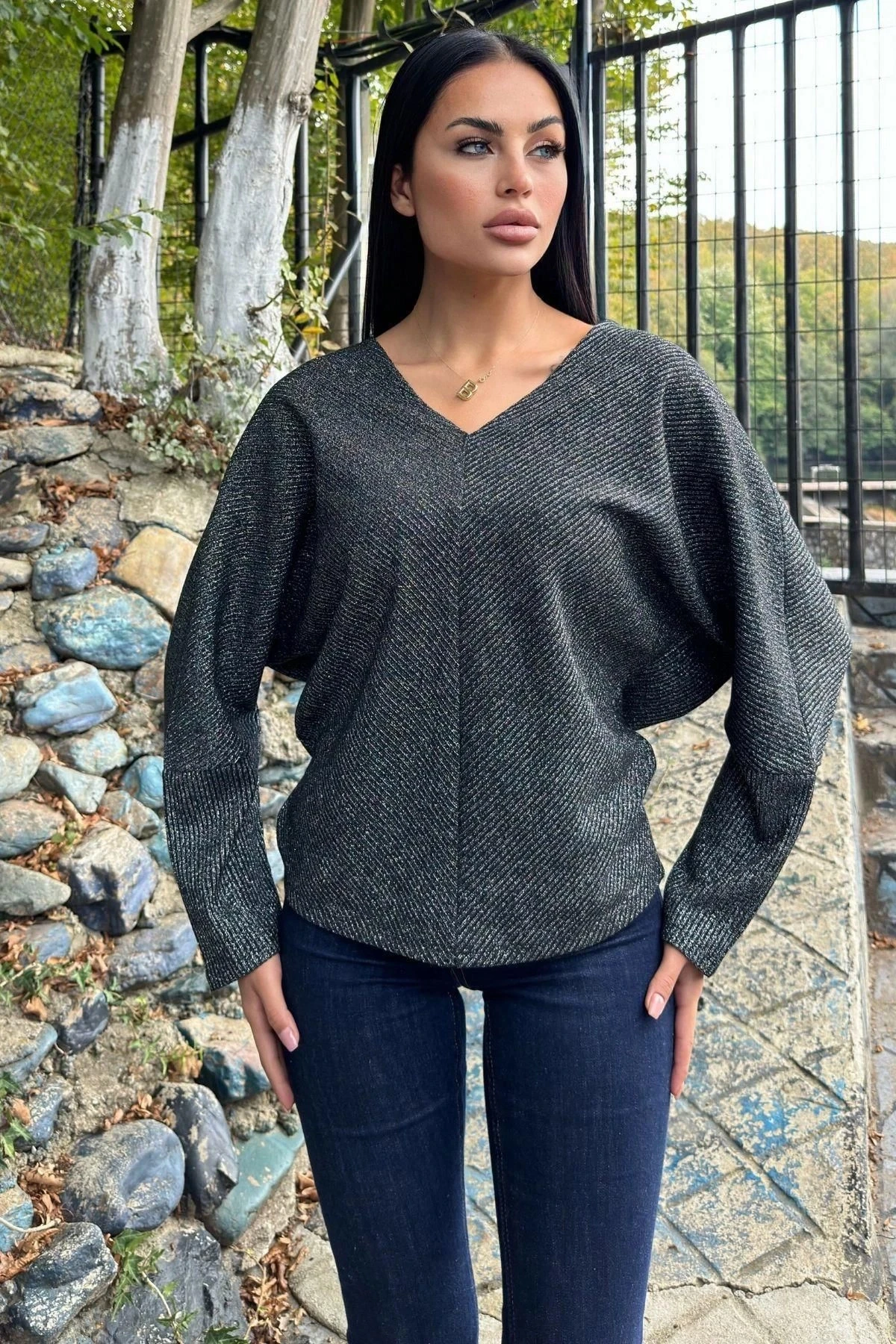 Siyah Simli, Yarasa Kol, V Yaka, Örme Triko Kazak