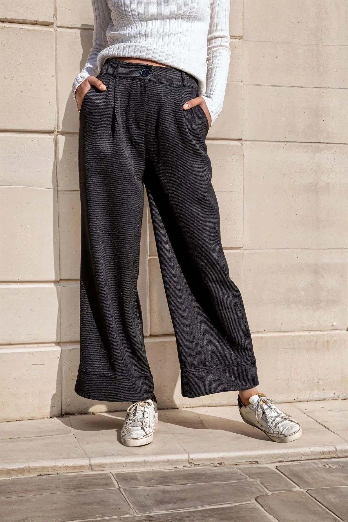 Siyah Yüksek Bel, Cepli Ve Pileli, Geniş Paça Pantolon