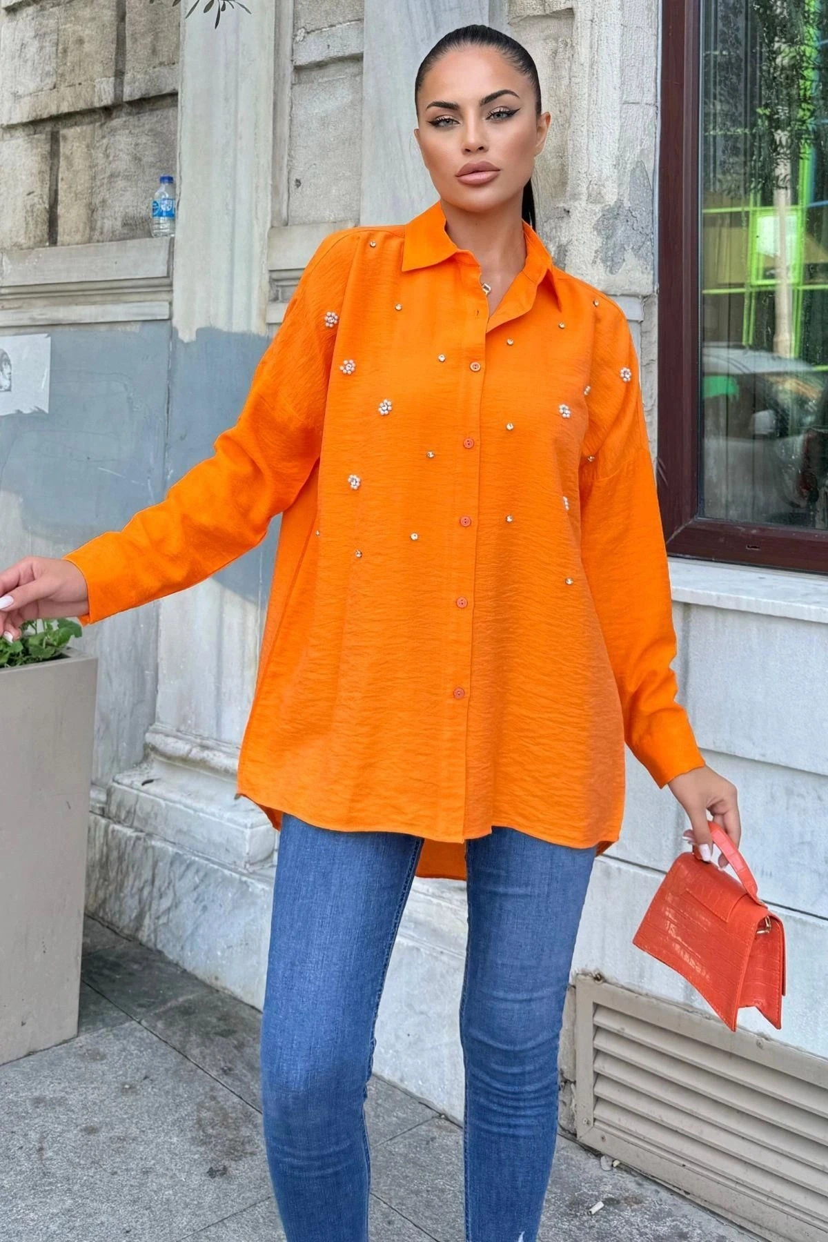 Turuncu Taş Detaylı Keten Klasik Gömlek