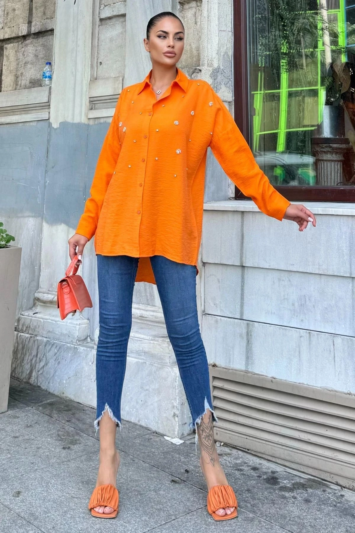 Turuncu Taş Detaylı Keten Klasik Gömlek