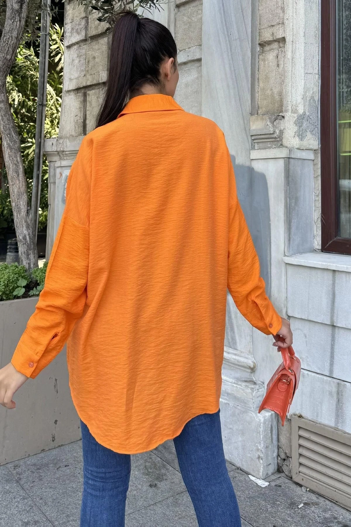 Turuncu Taş Detaylı Keten Klasik Gömlek