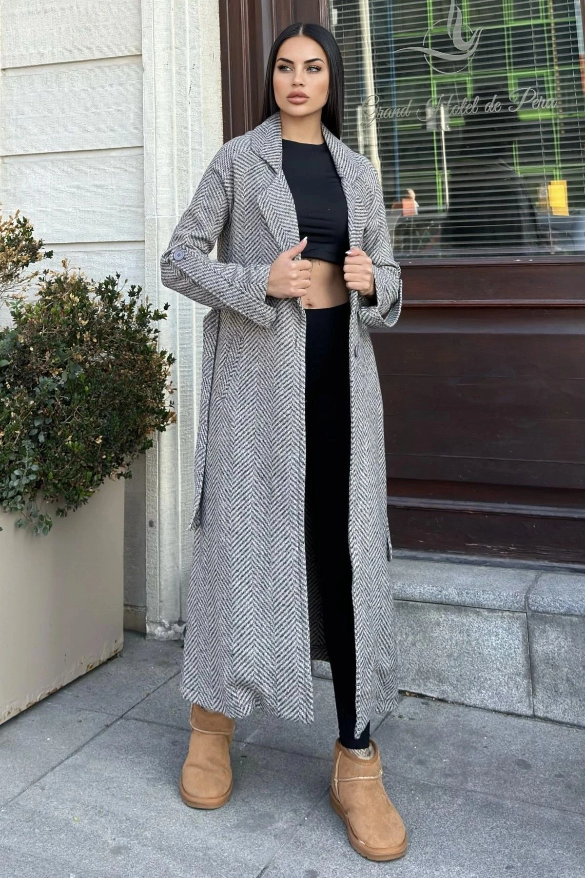 Vizon Kruvaze Yaka, Çift Cepli, Beli Kemerli, Uzun Balıksırtı Kaşe Kaban (Astarsız)