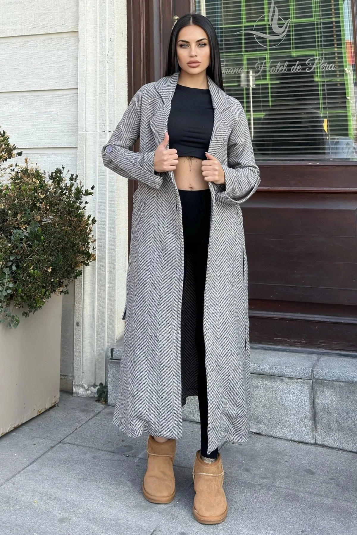 Vizon Kruvaze Yaka, Çift Cepli, Beli Kemerli, Uzun Balıksırtı Kaşe Kaban (Astarsız)