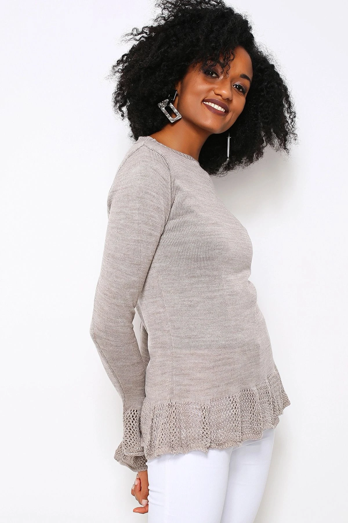 Vizon Yuvarlak Yaka, Fırfır Kol Ve Etek Ucu Detaylı, Triko Bluz