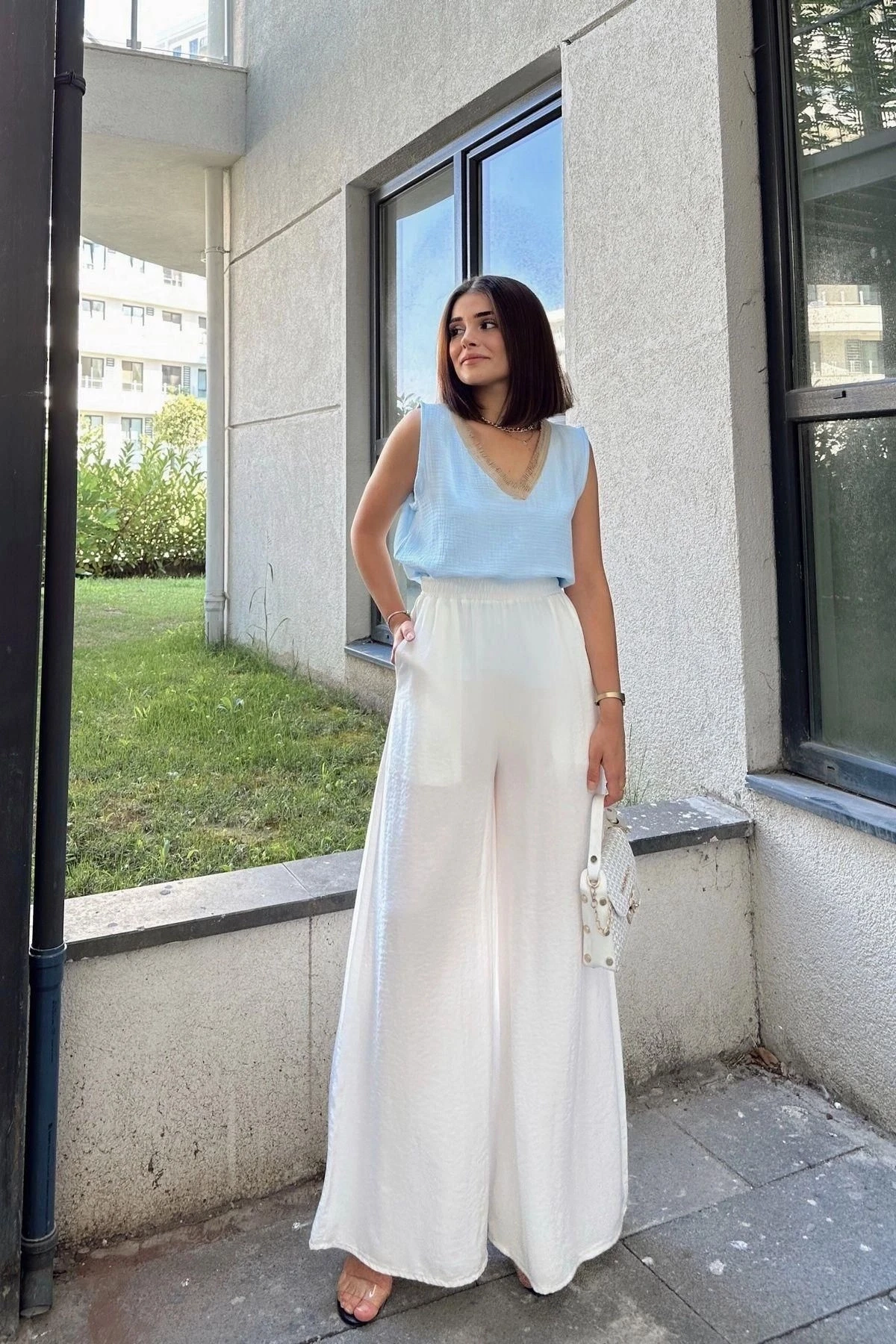 Beyaz Beli Lastikli, Cepli, İspanyol / Bol Paça Özel Kumaş, Rahat Kalıp Pantolon - Tesettüre Uygun