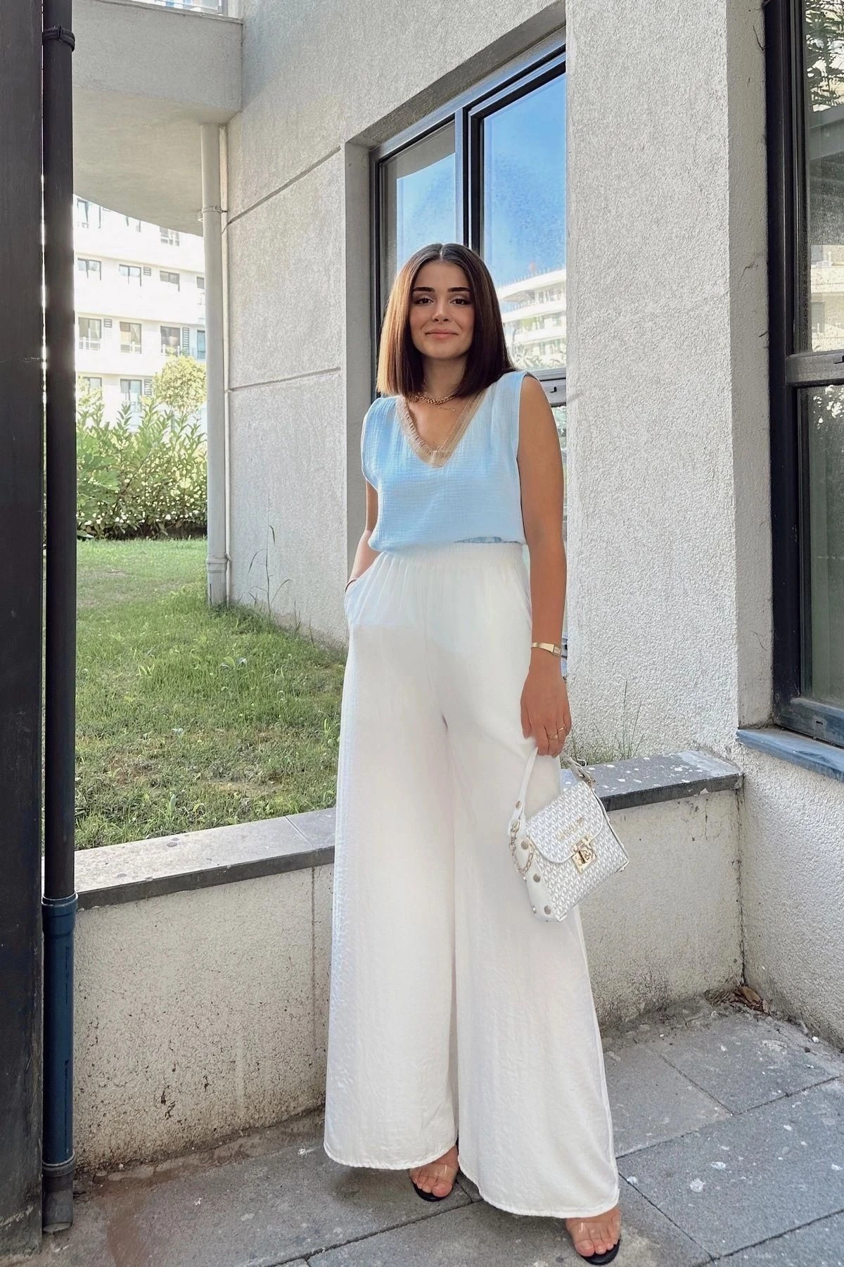 Beyaz Beli Lastikli, Cepli, İspanyol / Bol Paça Özel Kumaş, Rahat Kalıp Pantolon - Tesettüre Uygun