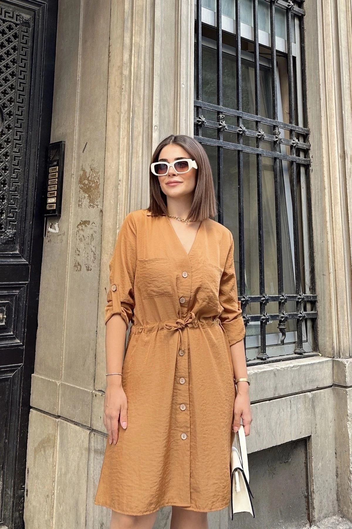 Camel Uzun Kol, Derin Gömlek Yaka Beli Bağlamalı Cepli Önü Düğmeli, A Kesim Salaş Elbise