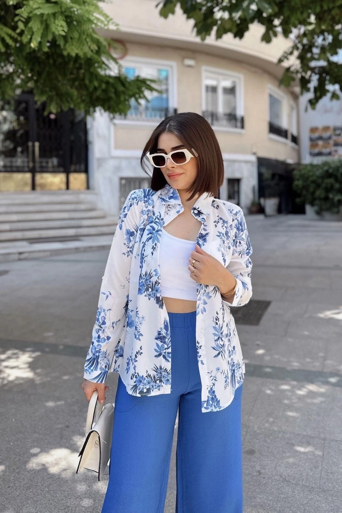 Ekru & Mavı Klasik Yaka, Uzun Kol, Digital Baskılı Kumaş, Regular Kalıp/Kesim, Eteği Oval Gömlek