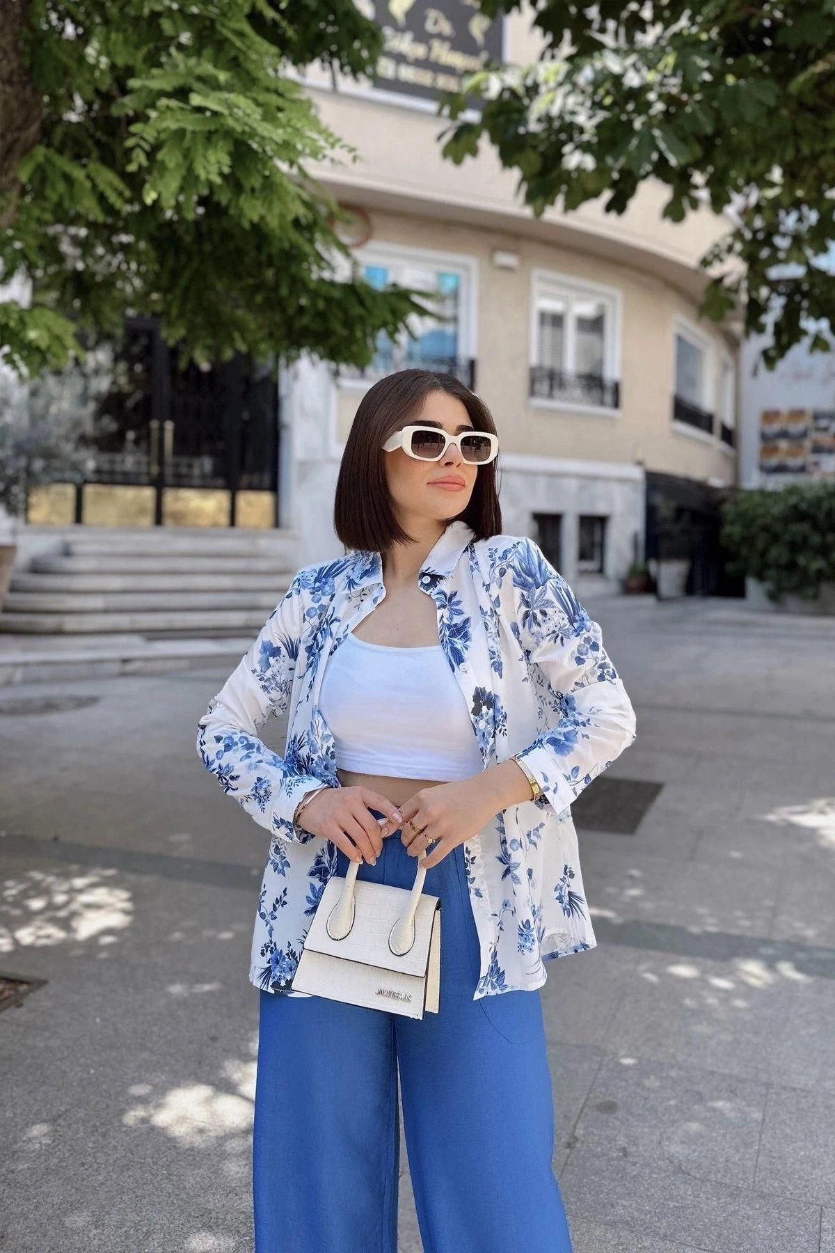 Ekru & Mavı Klasik Yaka, Uzun Kol, Digital Baskılı Kumaş, Regular Kalıp/Kesim, Eteği Oval Gömlek