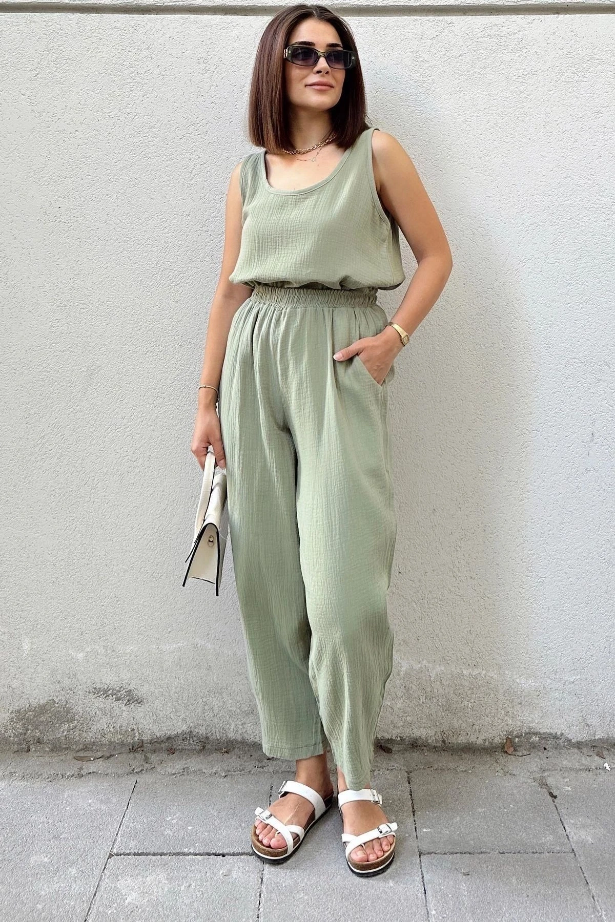 Haki İthal Müslin Kumaş, Beli Lastikli,Cepli Rahat Kalıp Pantolon - Tesettüre Uygun